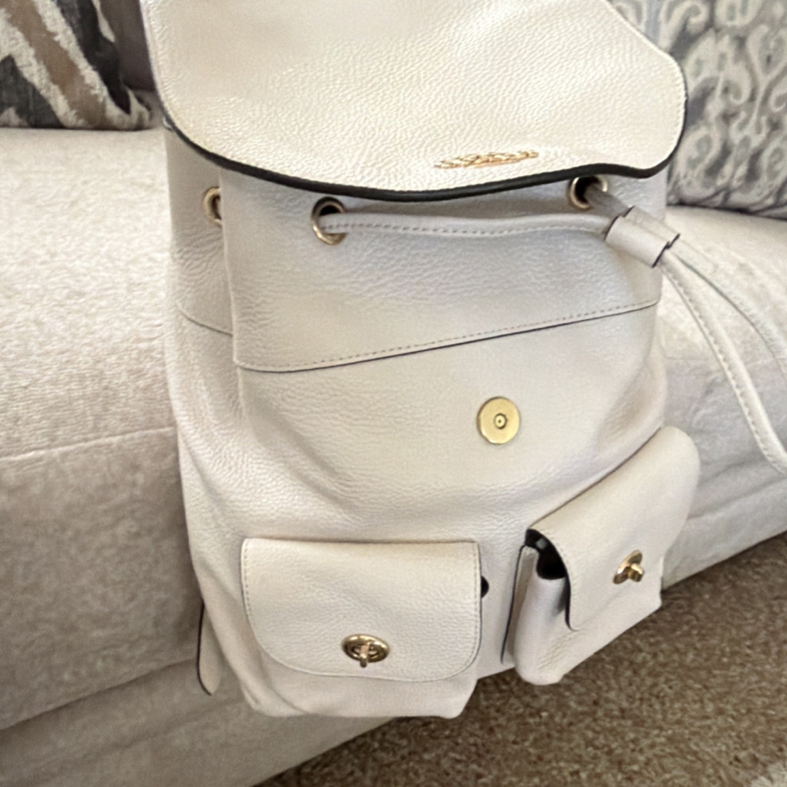 Coach White Drawstring Backpack Turn Lock, Gold Hardware, Detachable Strap