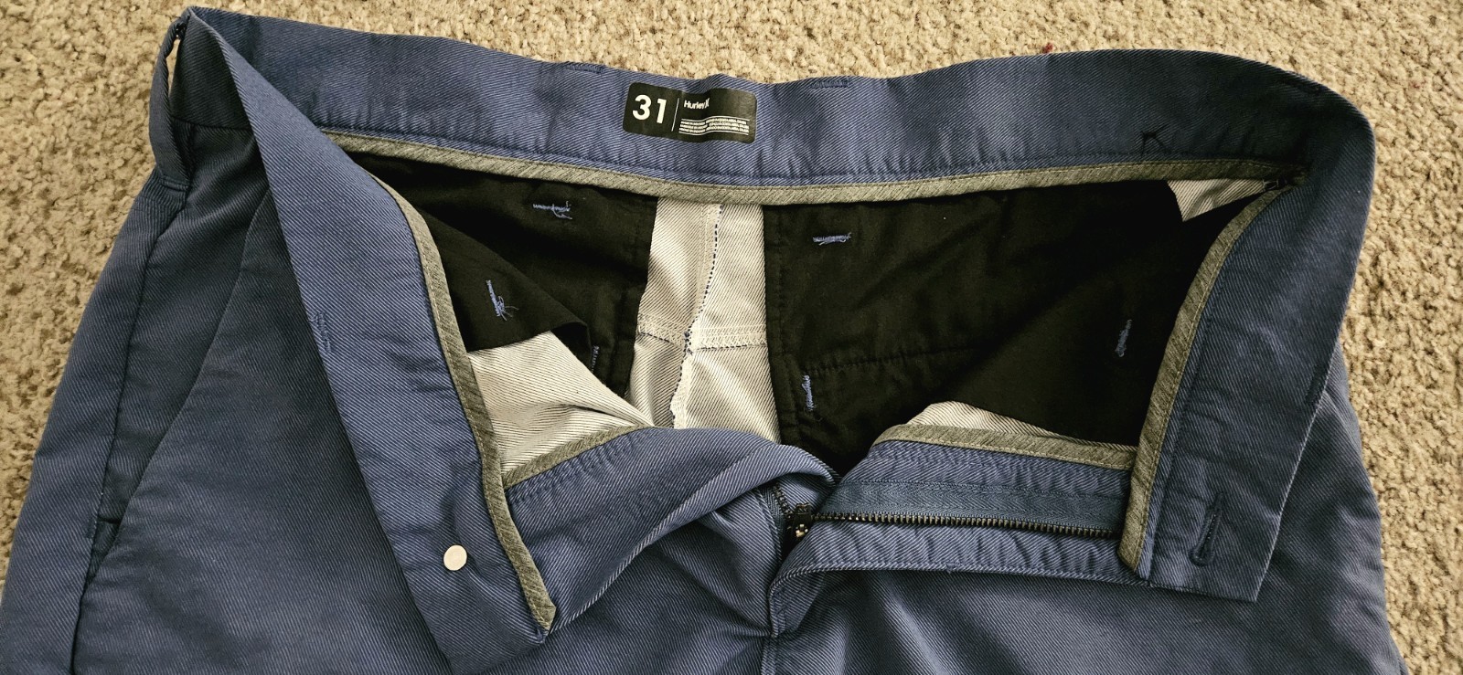 Hurley Men’s Shorts Flat front chinos size 31