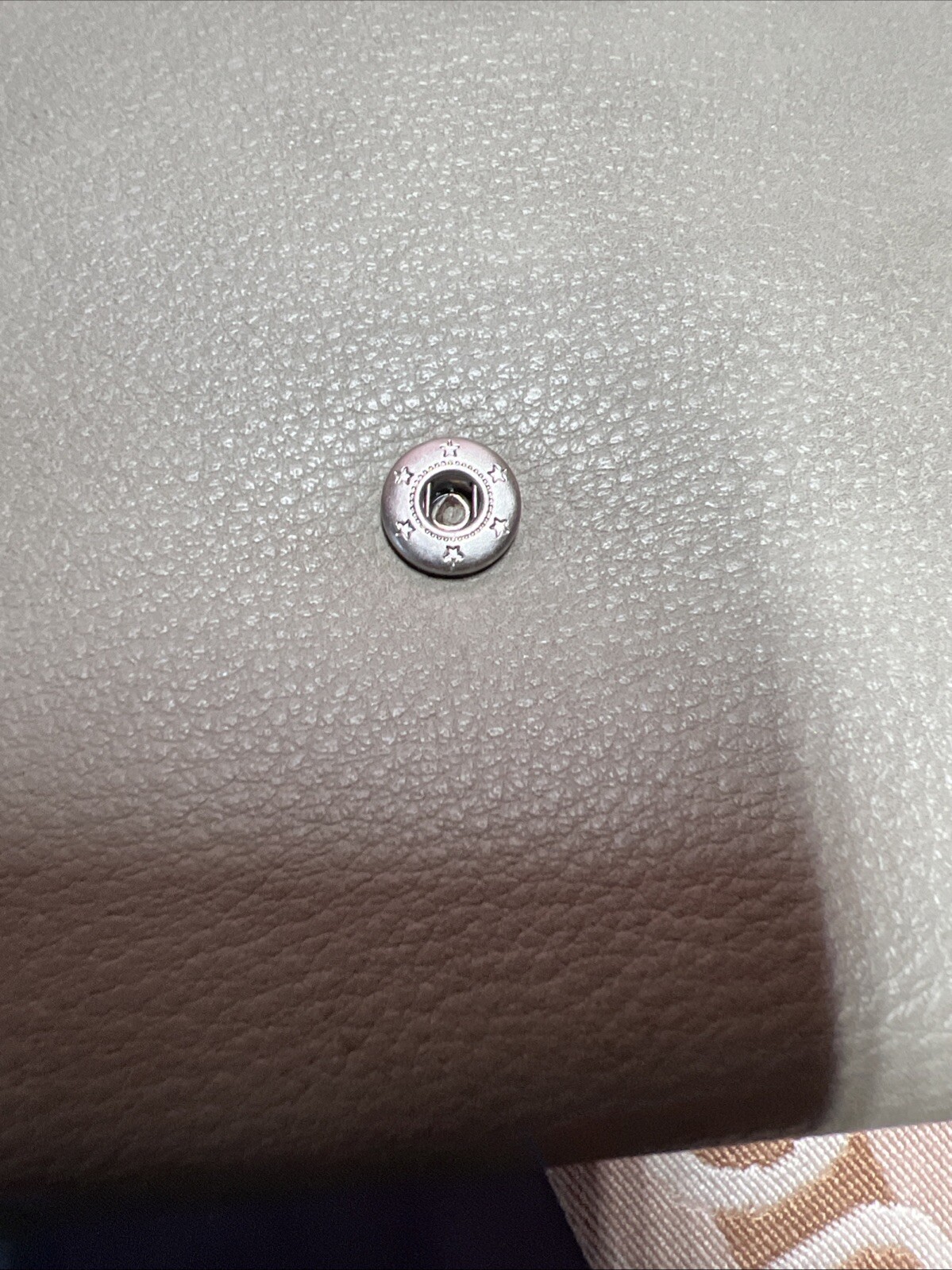 Lucky Brand’s 100% polyurethane crossbody, Removable Strap pre owned snap button