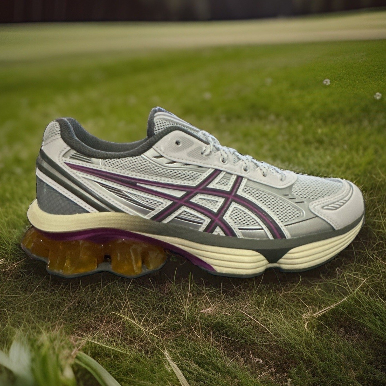 New Women’s Size 7.5 Asics Gel-Kinetic Fluent White Truffle Grey 1203A591-100