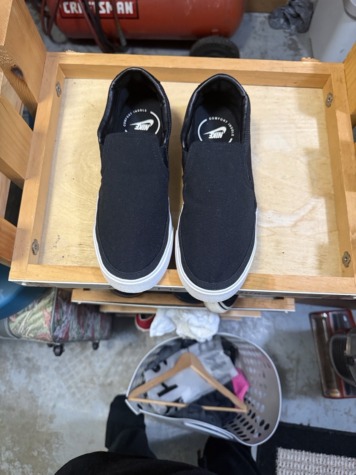 Nike SB Janoski+ Slip Sneakers Size 9 Black. Preowned excellent Condition