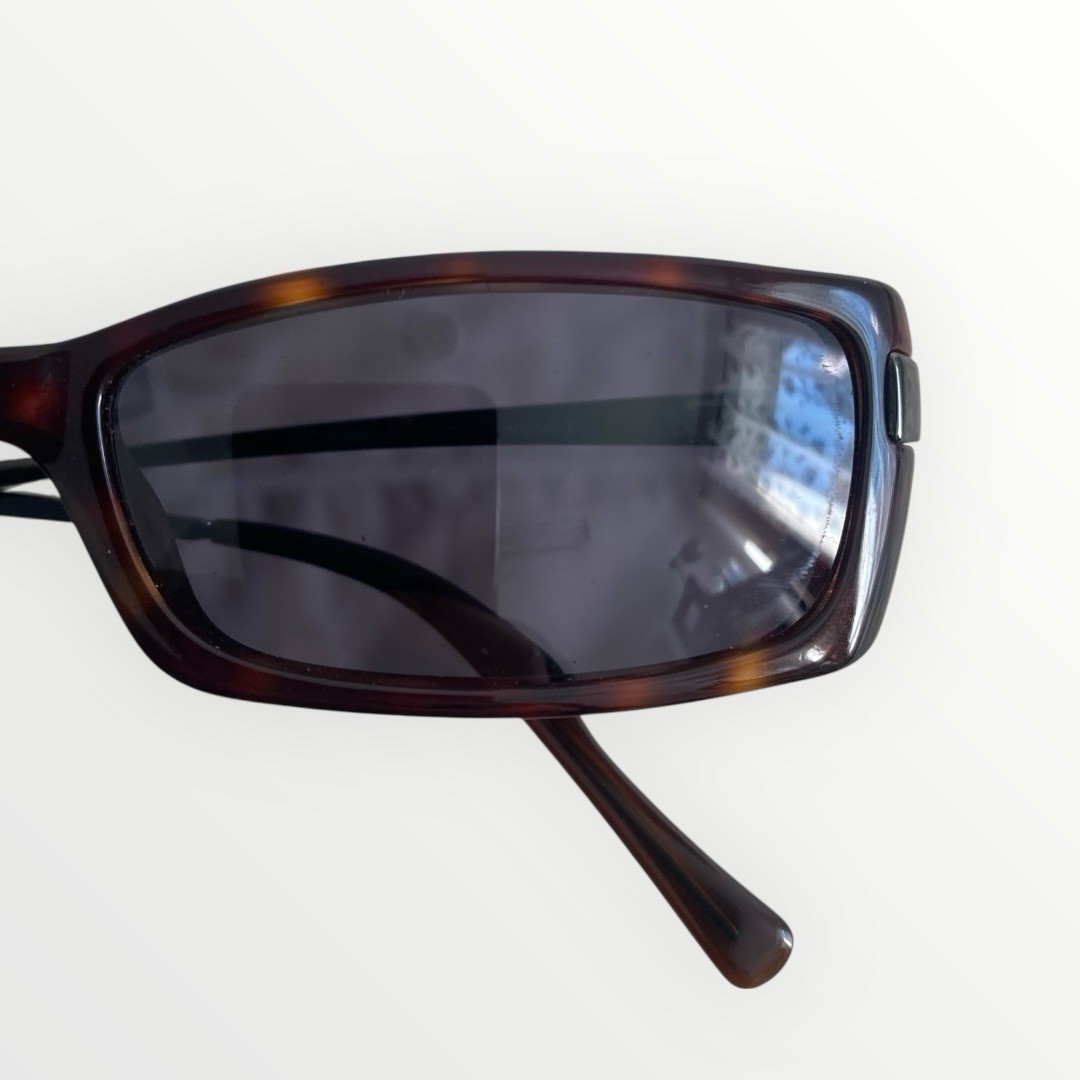 Vintage 1990s Vogue VO-2285 Tortoise Rectangle Sunglasses