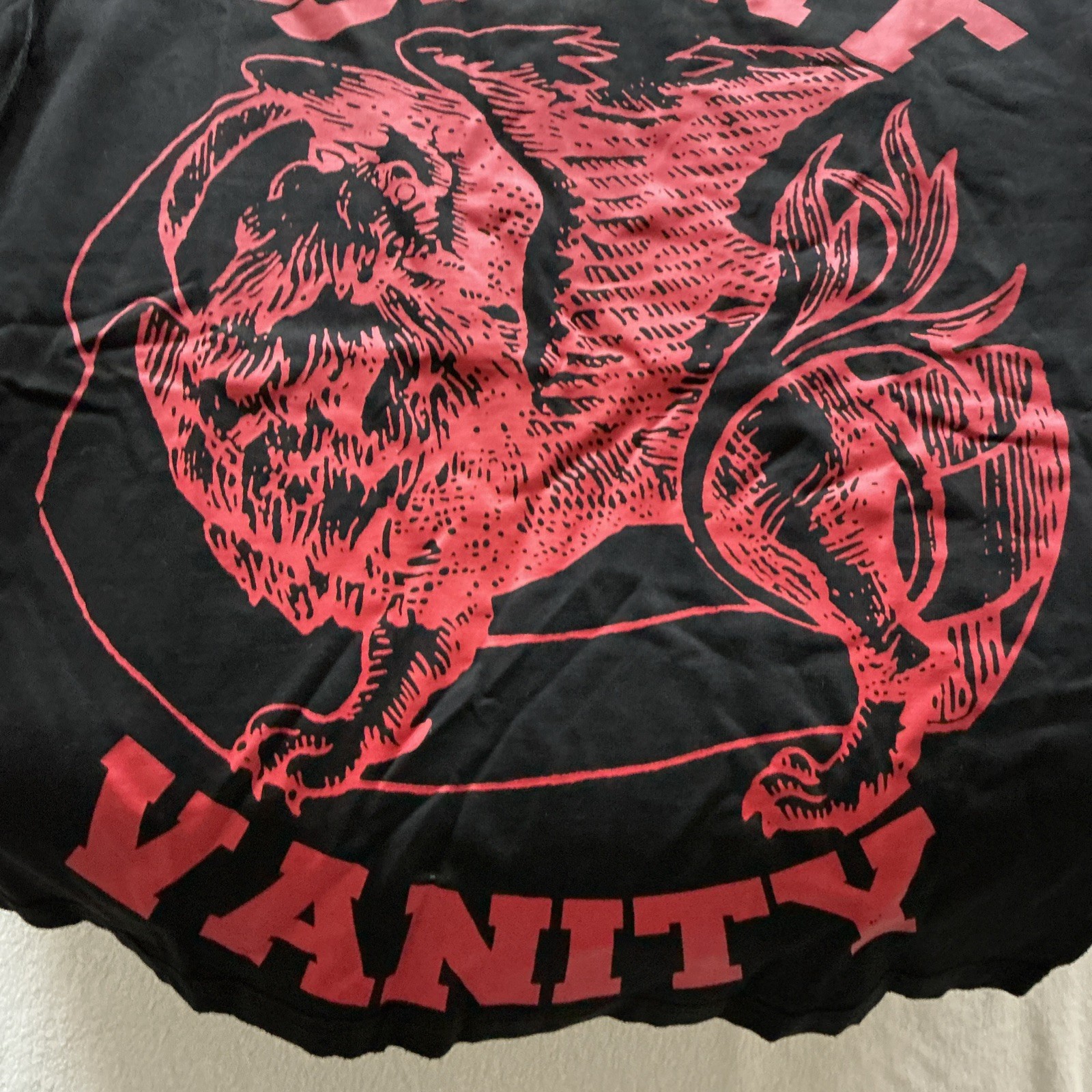Saint Vanity Griffin Tee T-Shirt Black / Red Size Small NWT