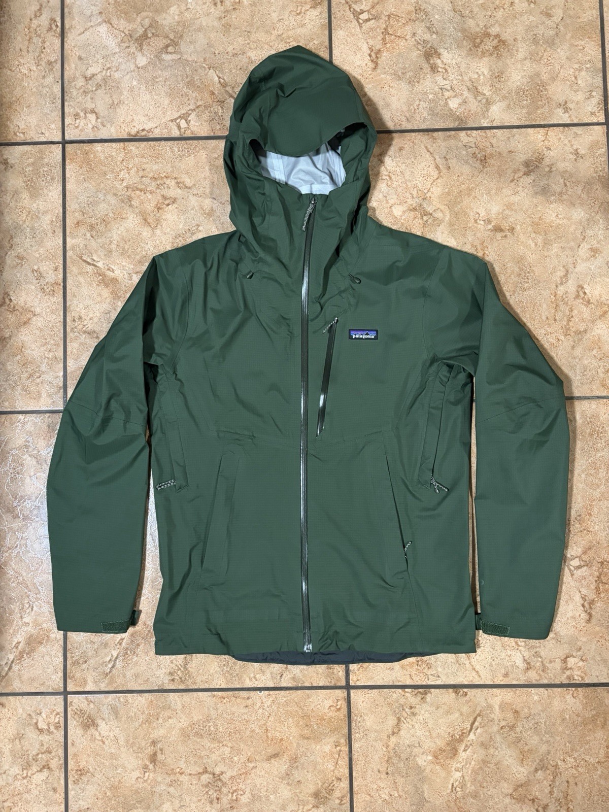 Patagonia Granite Crest Rain Shell Jacket NWT Green