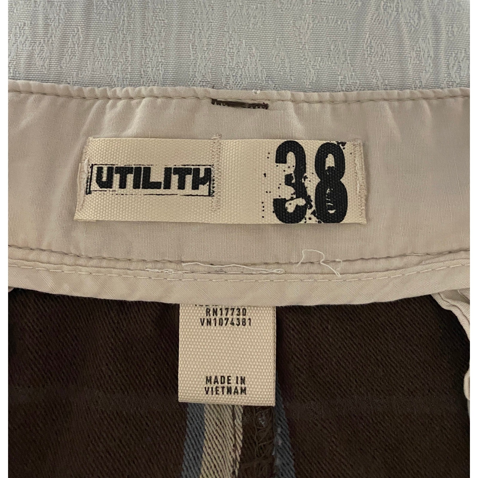 UTILITH Mens Plaid Shorts Size 38 Brown Blue Tan Casual Flat Front