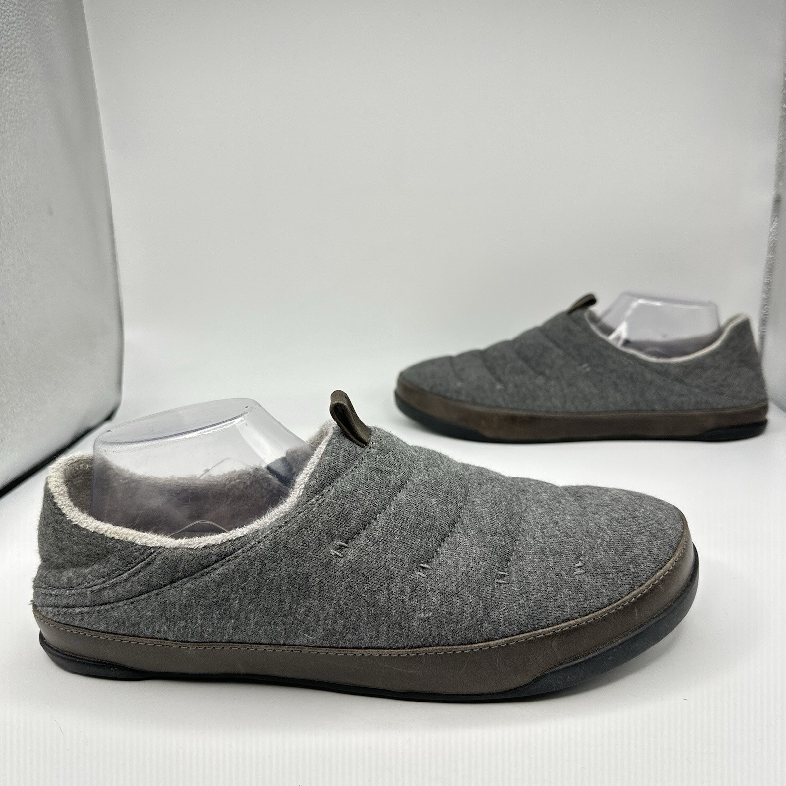OluKai Mahana Men 11 Dark Shadow Quilted Jersey Drop-In Heel Slipper