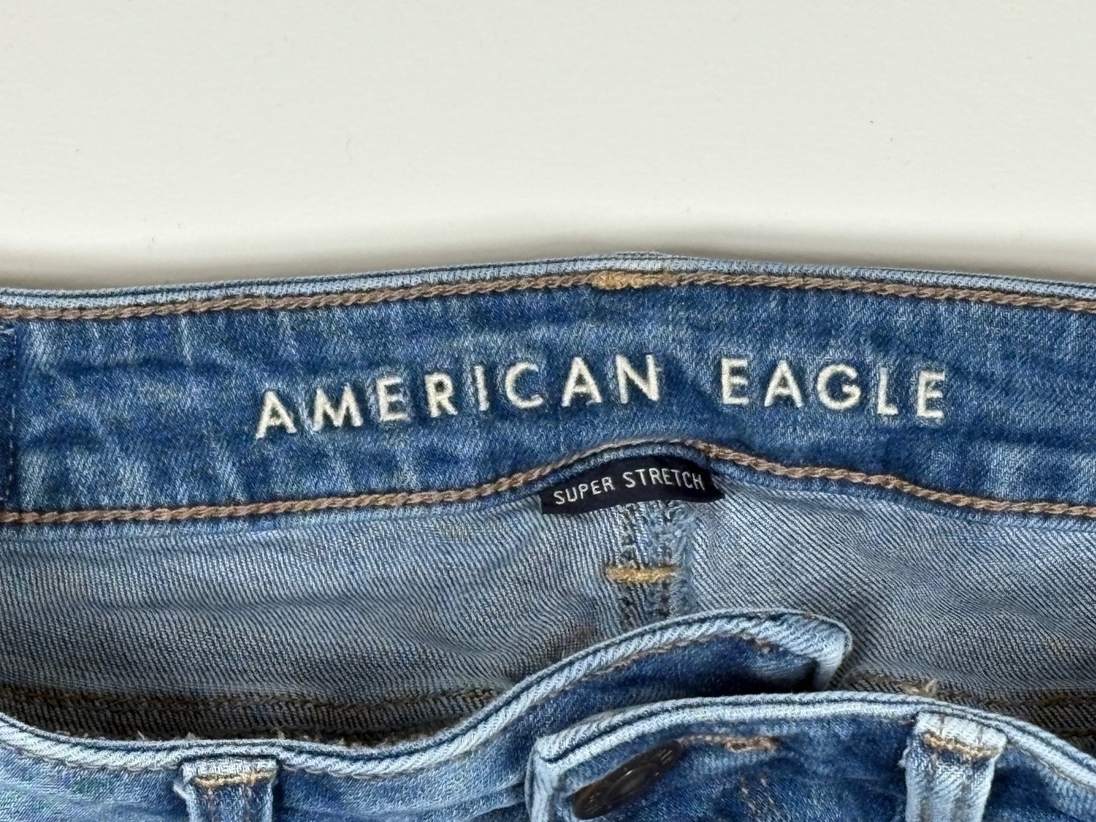 American Eagle jegging women 2 distressed skinny light wash frayed hem Tight
