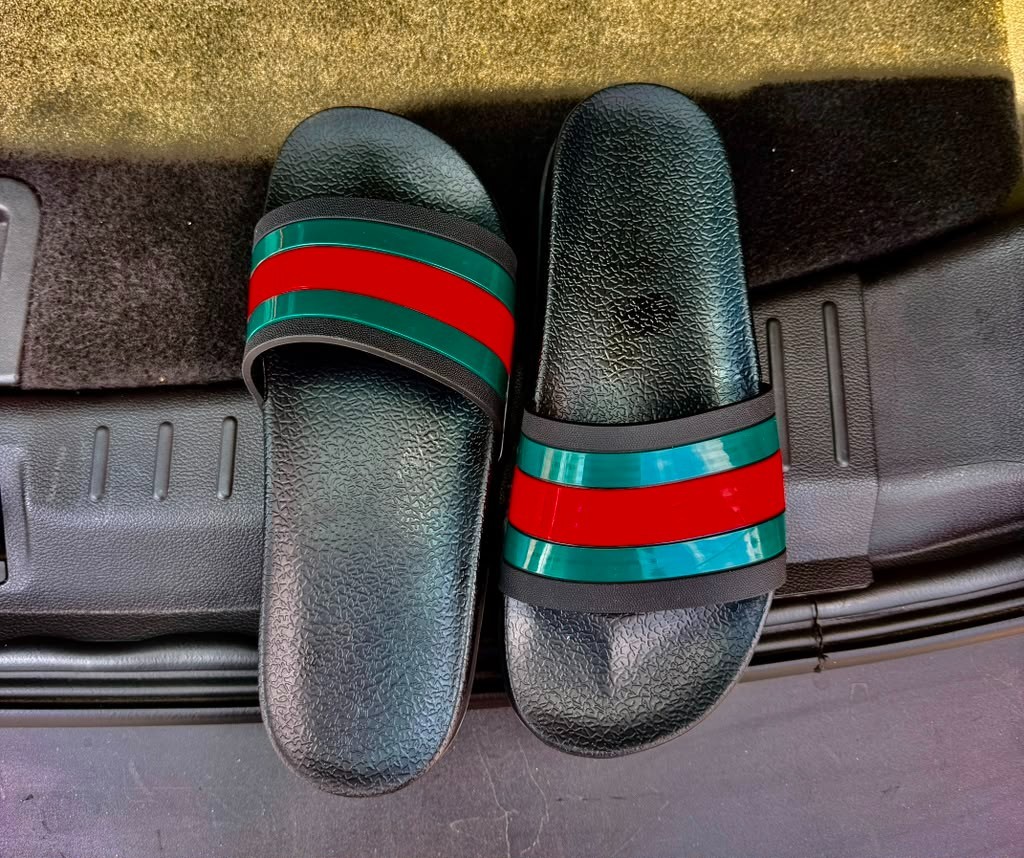 Gucci Web Stripe Slide Sandals Black Red Green Men’s Size 8.5 Pre-Owned