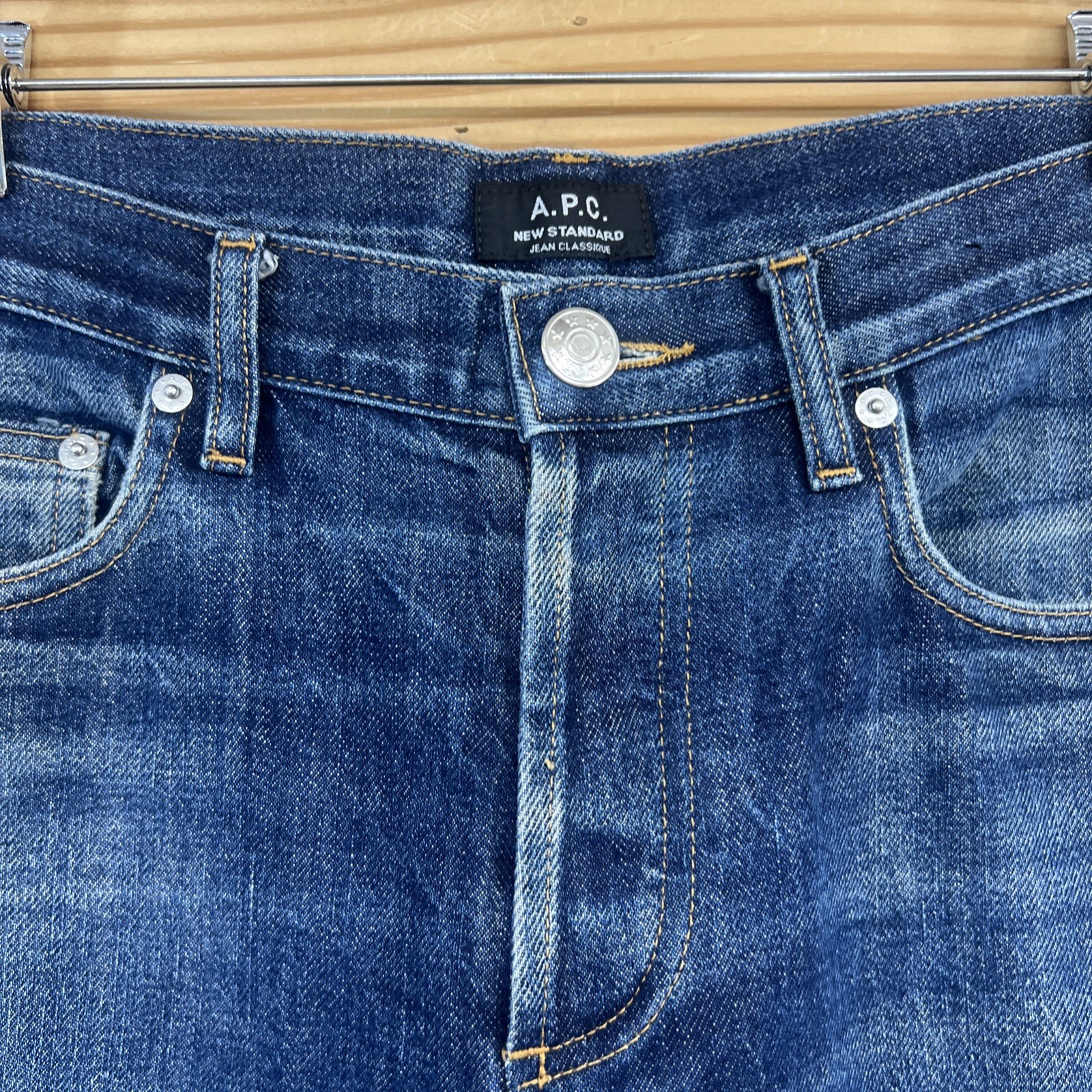 APC Mens Jeans Size 31 33″ Inseam Button Fly Straight Leg 100% Cotton Japan B163