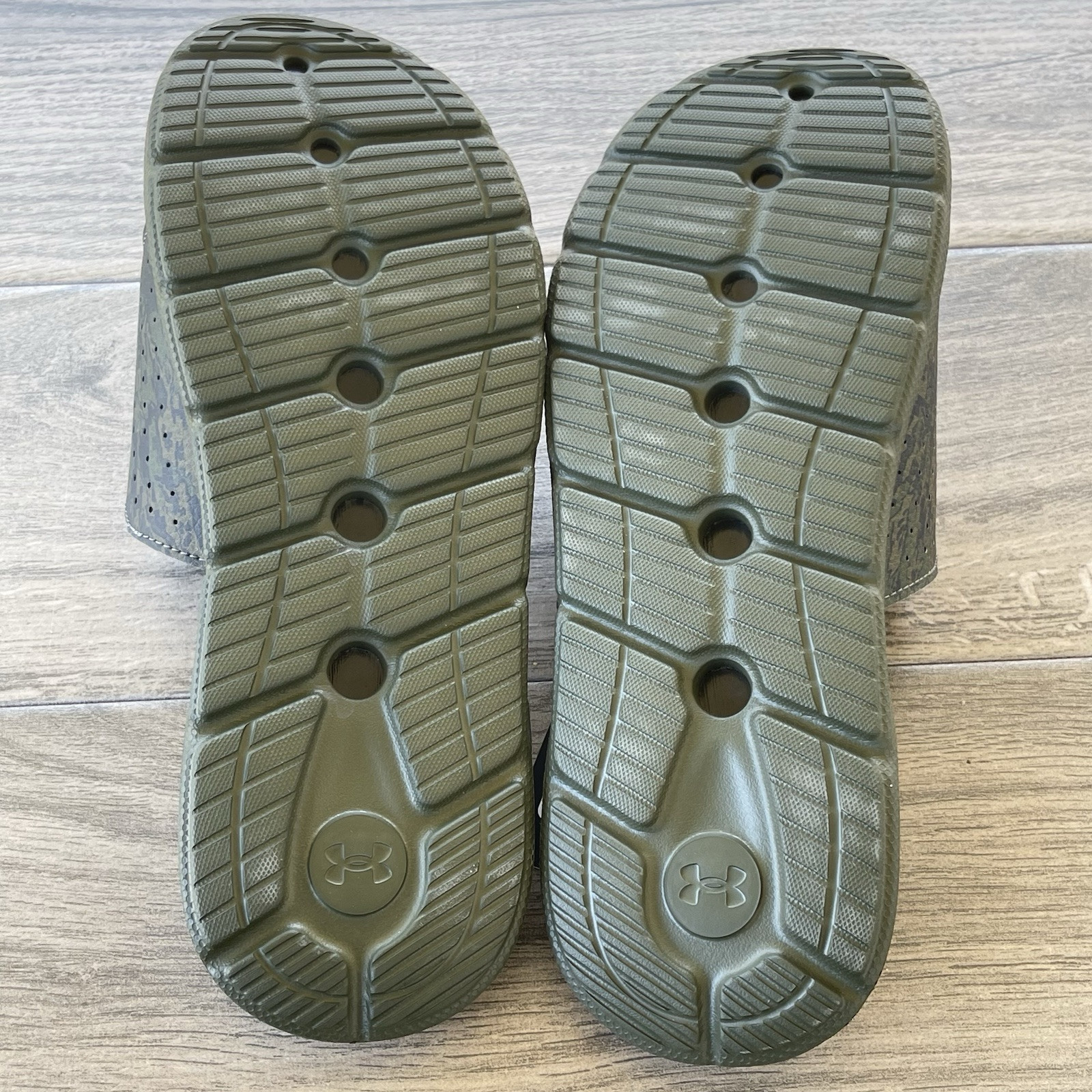 Under Armour UA Ignite Pro Slides Men 8.0 Green Camo Freedom Sandal 3026152 NEW