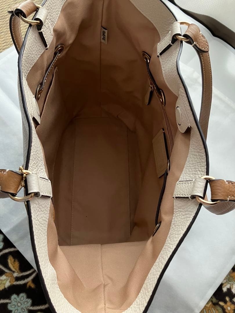 COACH Andy Leather Tote Bag White Ivory Carriage Logo Authentic Women’s Fashion