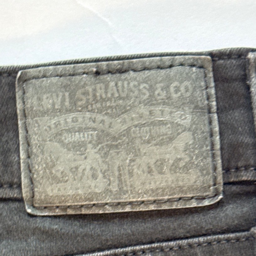 Levis 314 Shaping Straight Jeans Black Womens 31×30 Mid Rise Stretch Denim