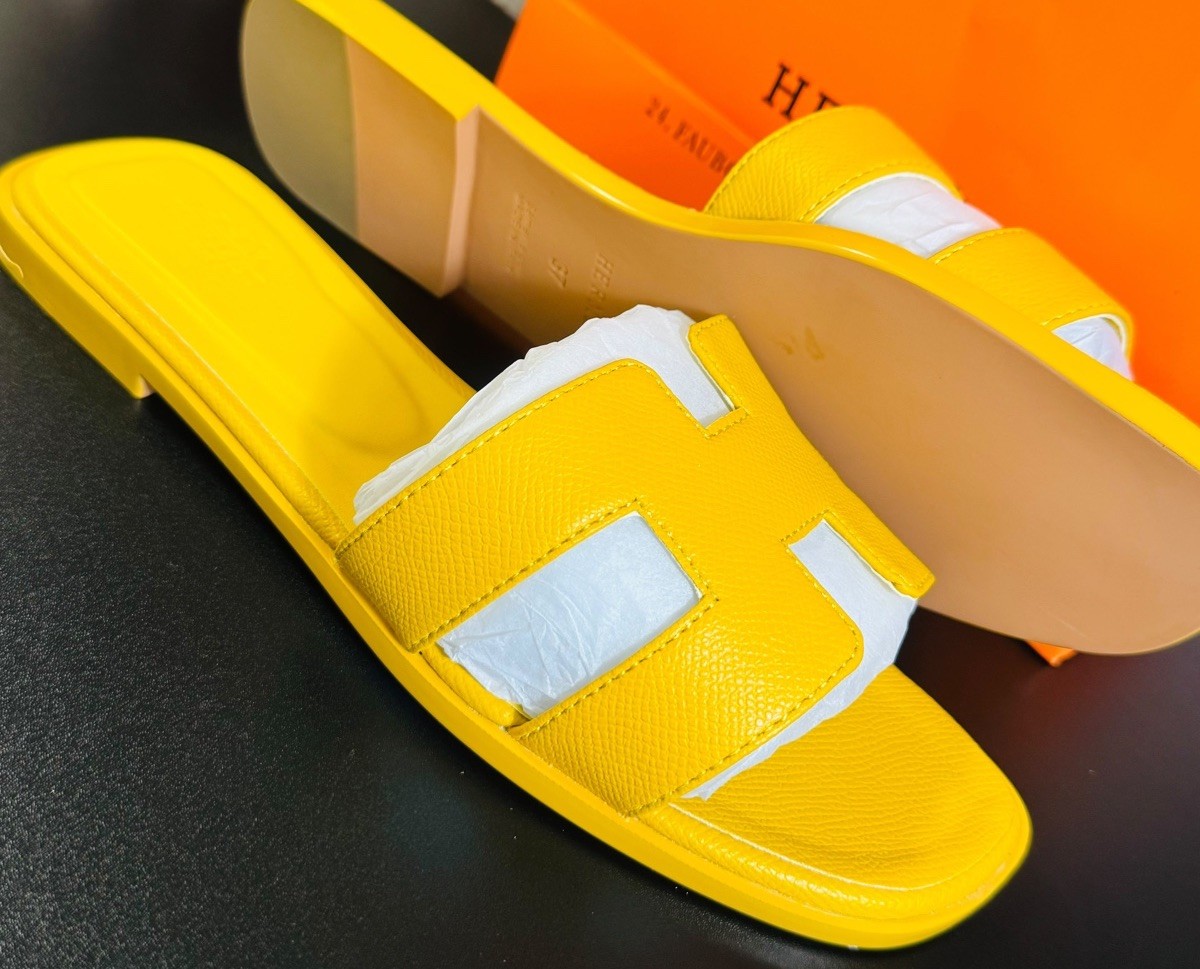 Women’s Yellow Leather Slide Sandals Slip-On Logo Accent EU 37 US 7