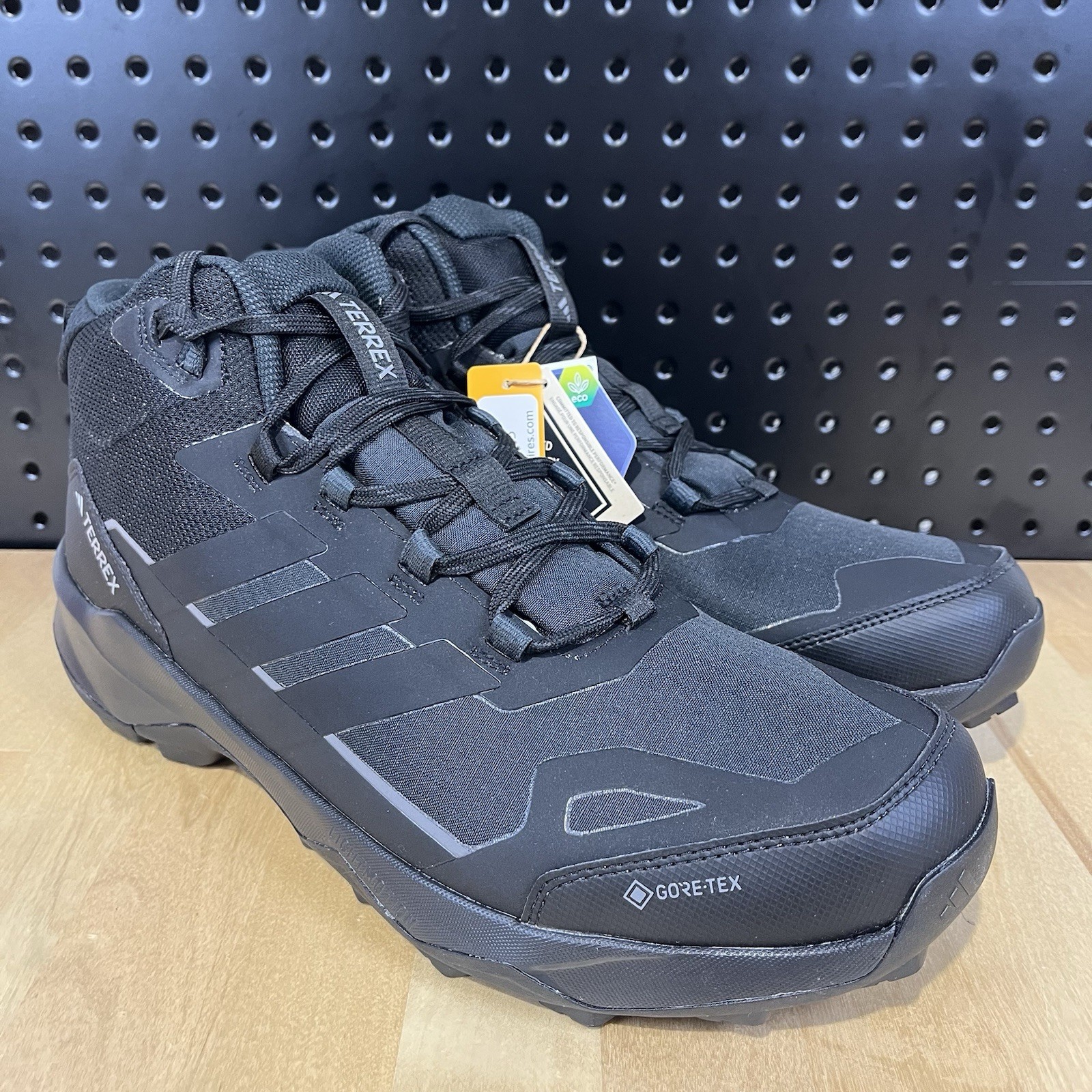 Adidas Terrex Skychaser AX5 Mid Black Gore-tex JQ2207 Men’s Hiking Shoes Size 14