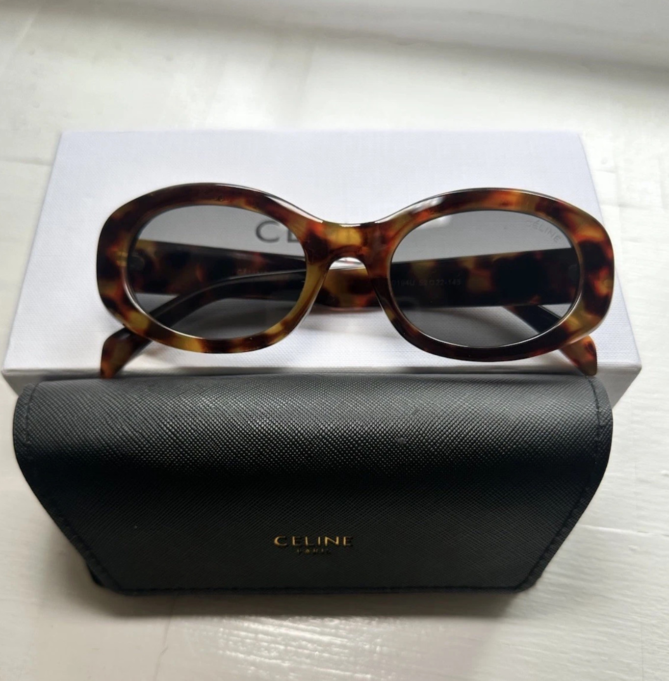 CELINE Sunglasses Triomphe 01 CL40194U Oval Round Tortoise Frame/ Gray Lens