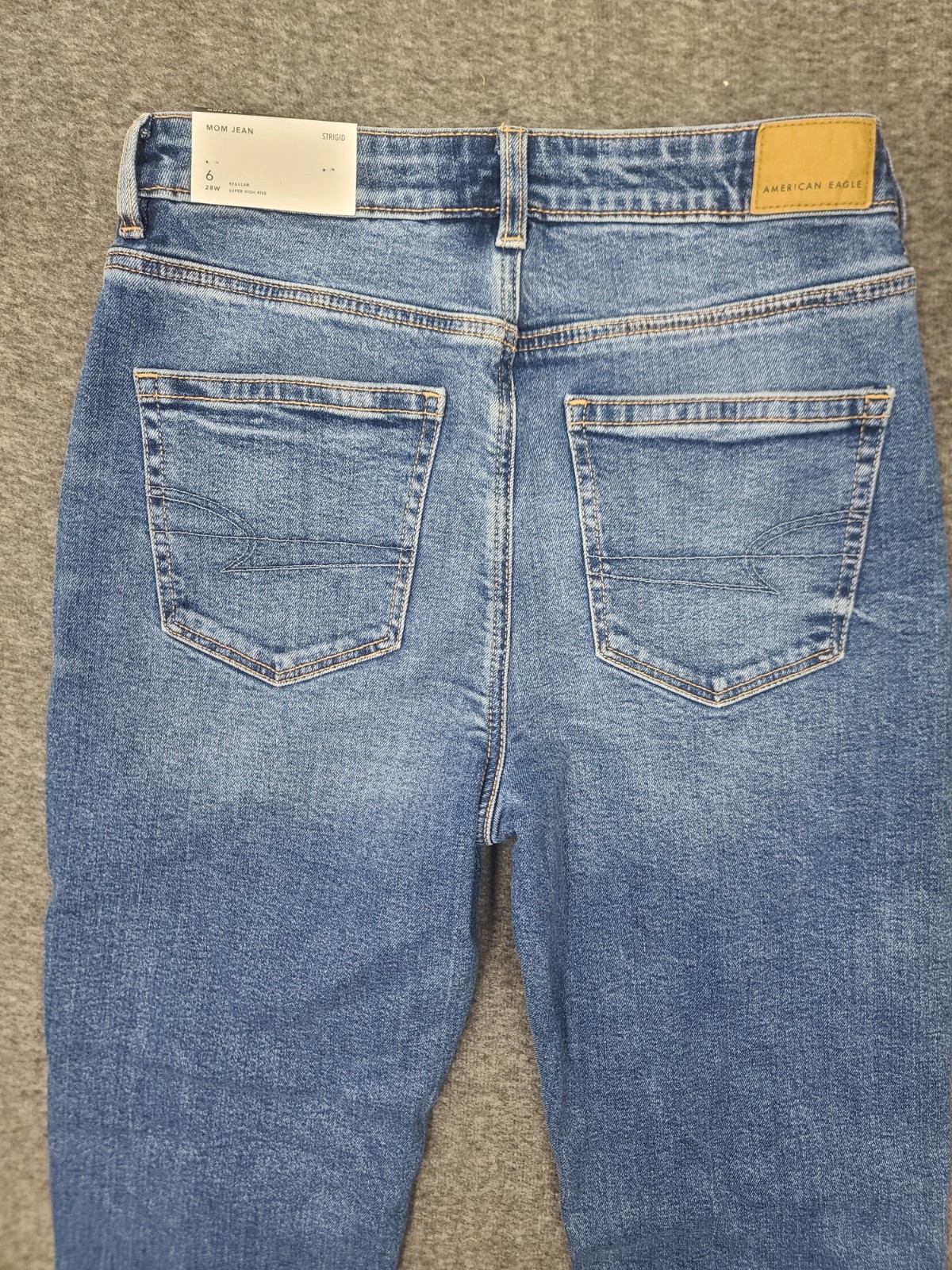 American Eagle Strigid Mom Jeans 6 28W Bright Star High Rise Destructed NWT