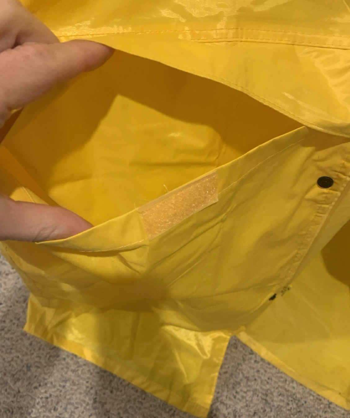 Yellow “Blue Mountain” Adult Unisex PVC & Polyester Raincoat Size M *New w/Flaws