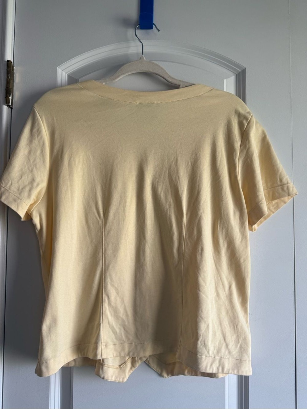 Women’s L.L. Bean Pale Yellow Button-Front V-Neck Top, 100% Cotton, Large, EUC