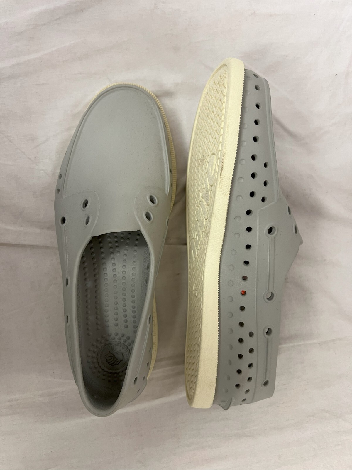 Native Adults Howard Slip On Sneaker/Water Shoes Pigeon Grey Sz Men 5/Women 7