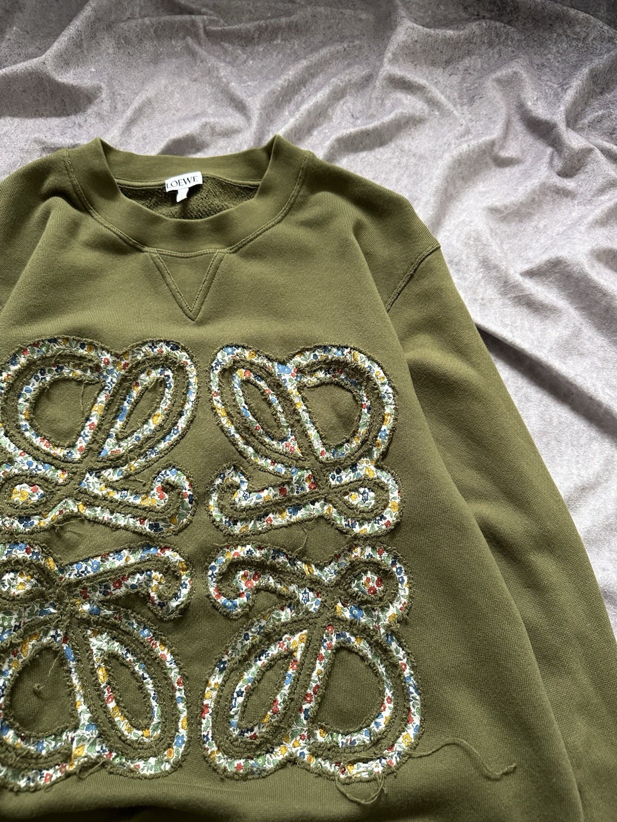 Loewe Slim Fit Anagram Flowers Logo Embroidered Cotton Sweatshirt Green Size S