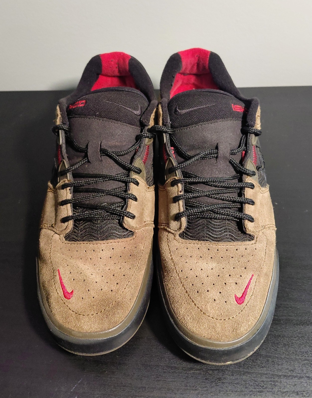 Nike Ishod Wair SB Light Olive – SIZE 10