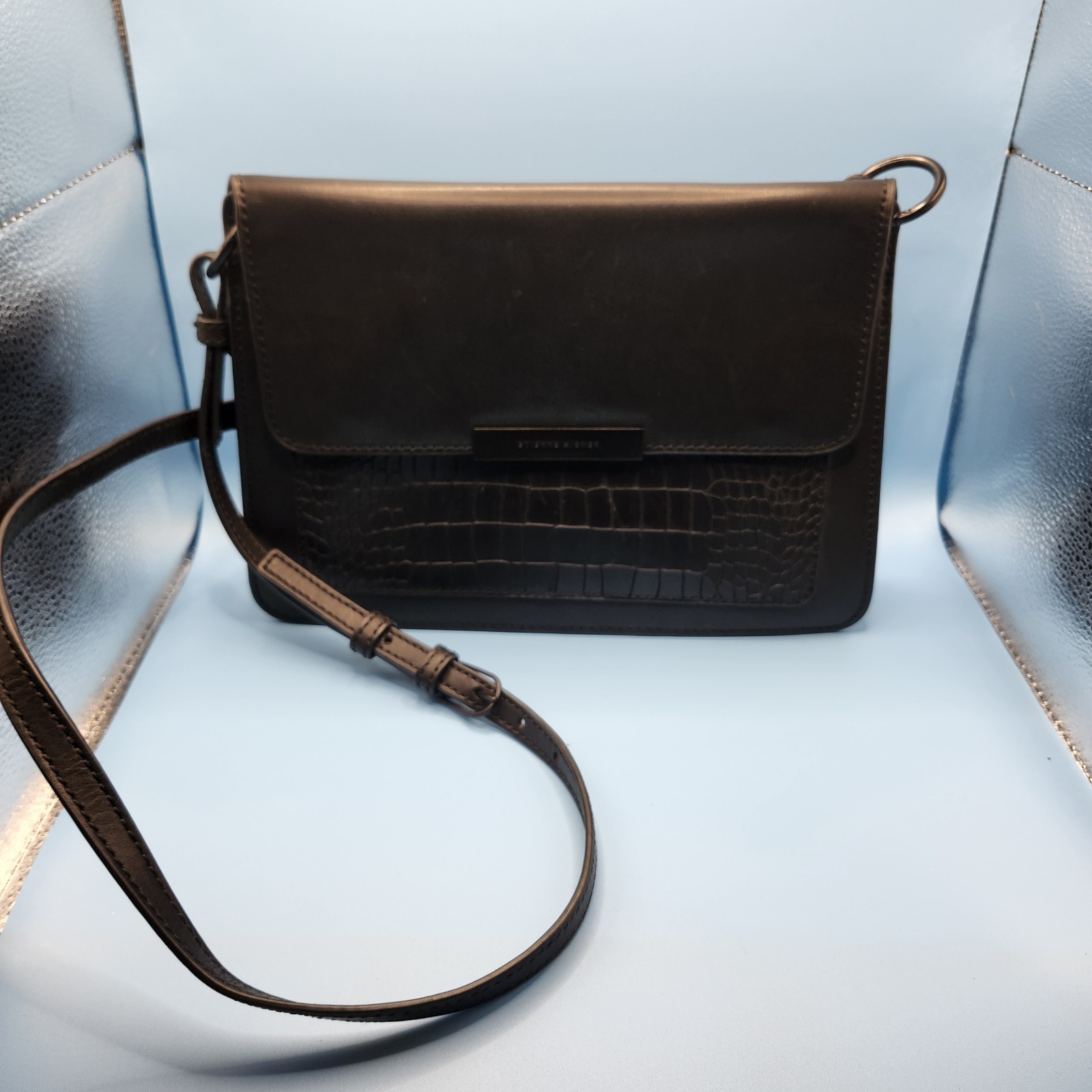 Etienne Aigner Chiara Crossbody/smooth leather/croc-embossed leather/Black