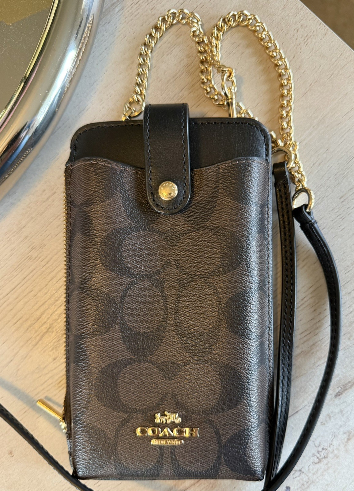 Coach Chain Phone Crossbody Blocked Signature Canvas -fits iPhone 17 Max