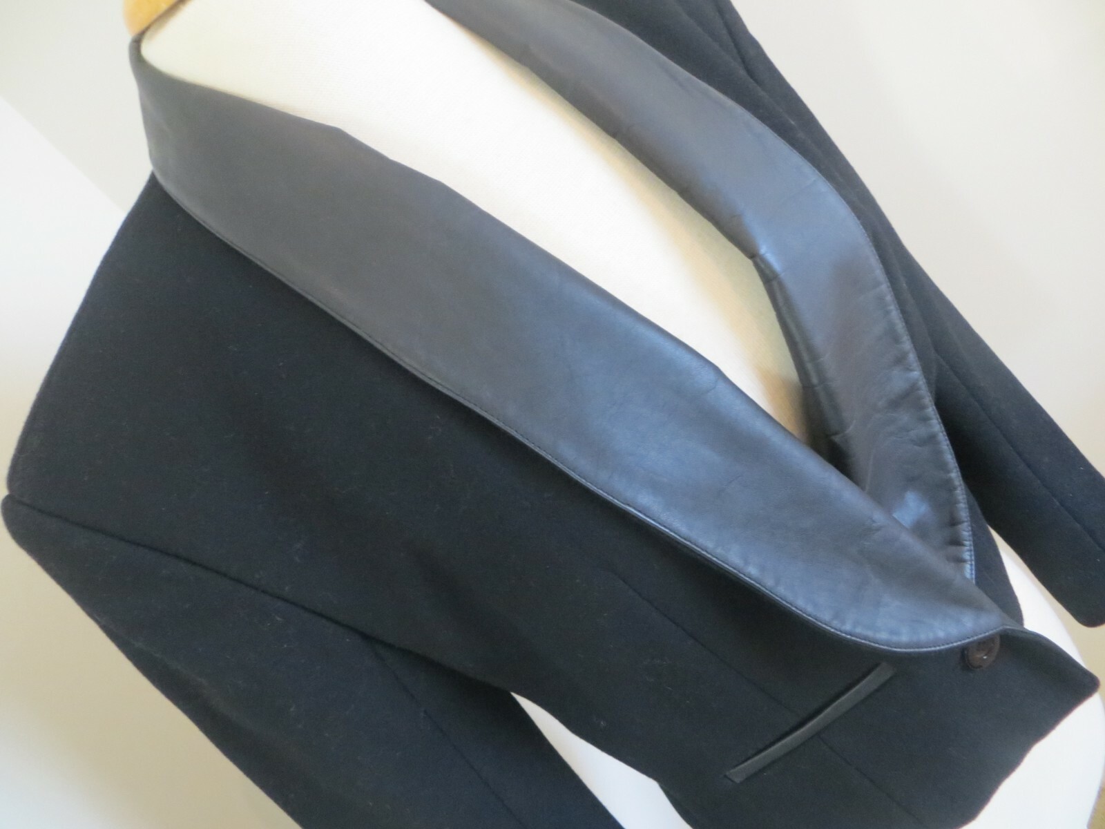 Emil Rutenberg Size XS Black Leather Bolero Jacket Blazer Wood Short (C-002)