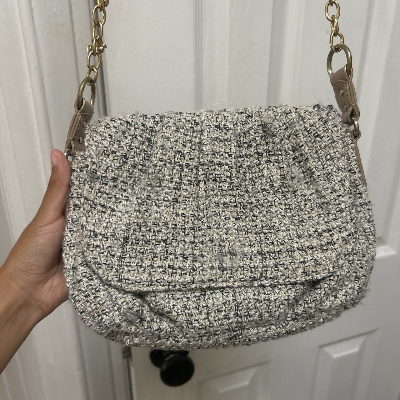 LOFT Gray Shoulder Bag Gold Chain Strap Magnetic Flap Lined Inner Pockets