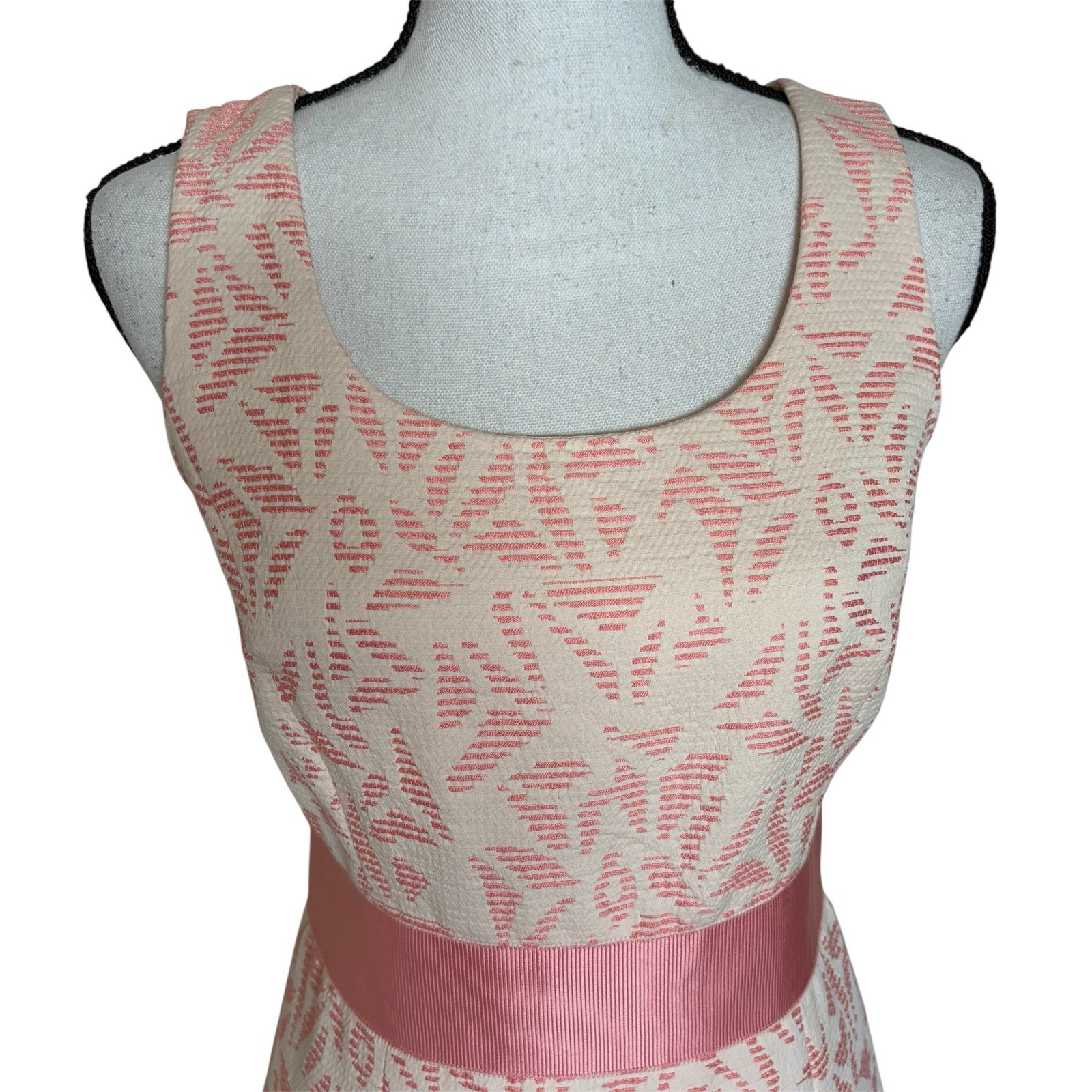 Ann Taylor Pink Cream Brocade Sleeveless Dress Bow Back Women’s Size 4