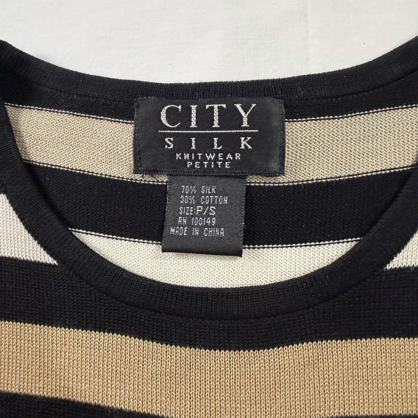 City Silk Black Beige White Striped Knit Sleeveless Crew Neck Pullover P/S B91