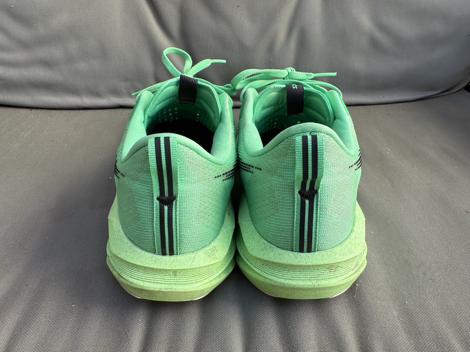 Men’s ASICS Novablast 5 Athletic Running Shoes NBY – Vital Green – Size 10.5