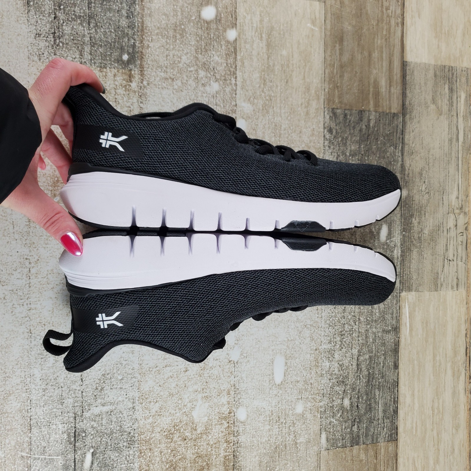 Kuru Flex Via Womens Shoes Sz 8.5 Running Jet Black Bright White Lace Up Sneaker