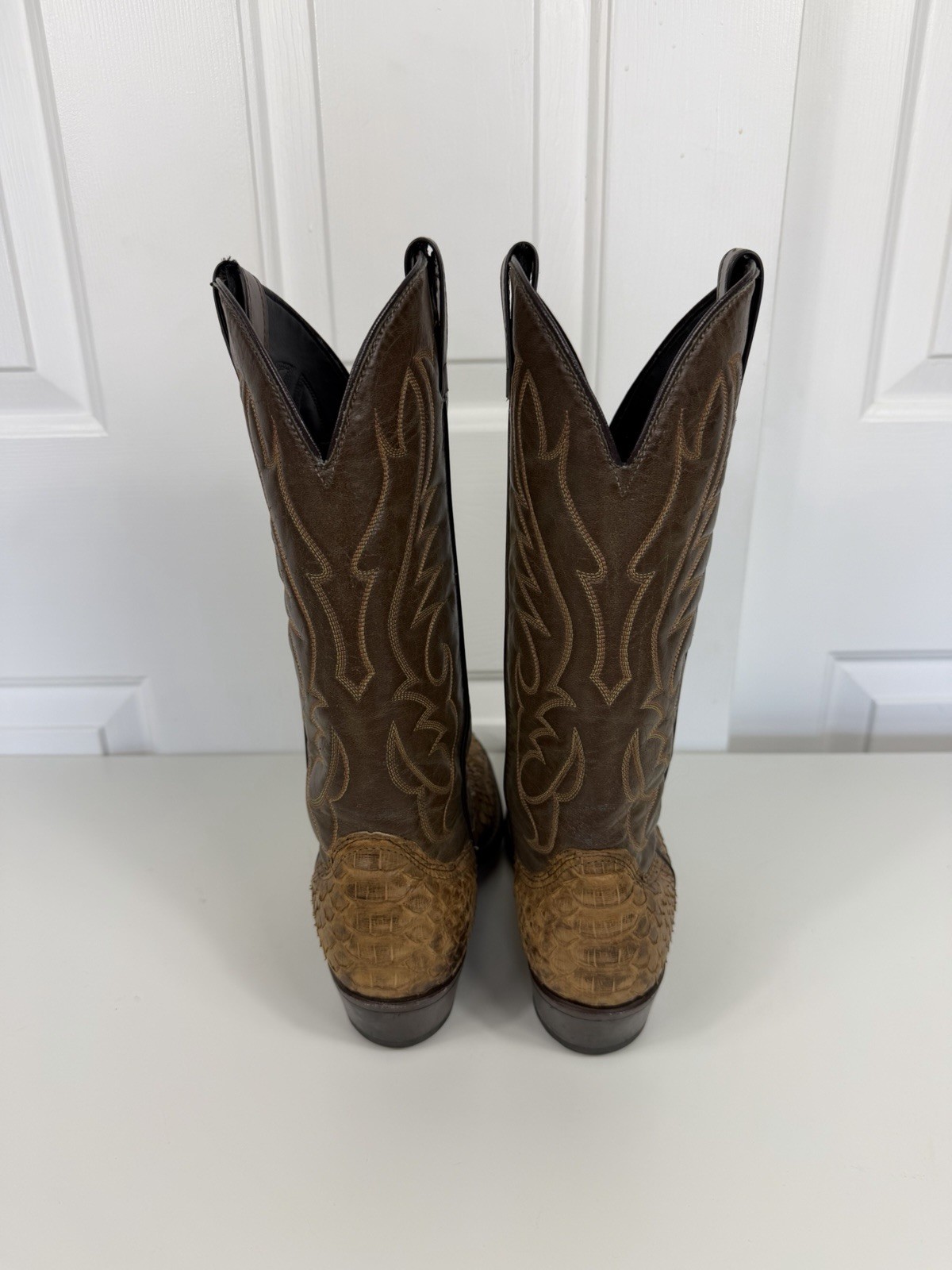 Laredo Brown Snakeskin Cowboy Western Boots Men’s Size 8D Made In USA