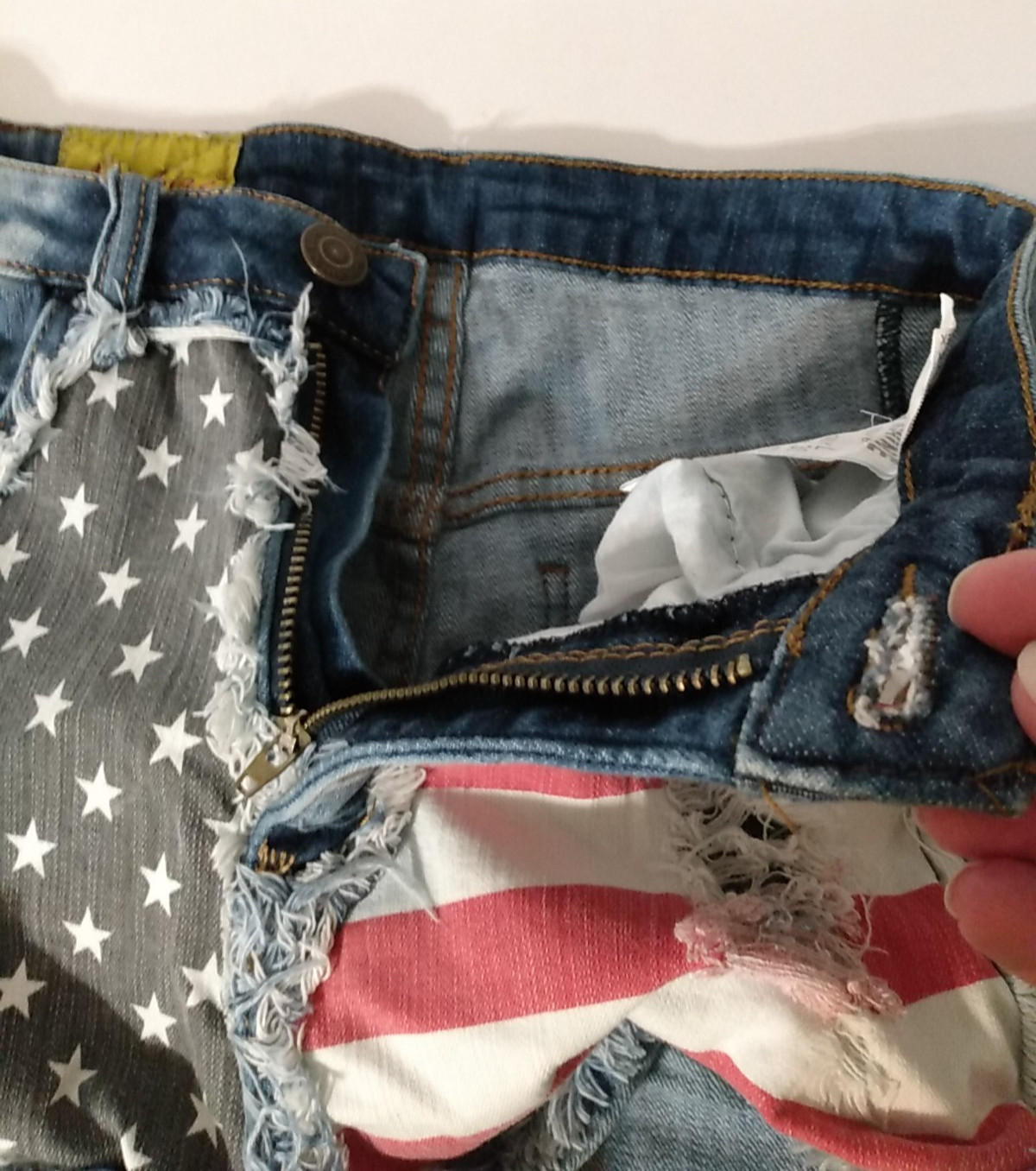 Machine Jeans Women’s Shorts waist measures 28 in. Distressed Flag, tag size 30″