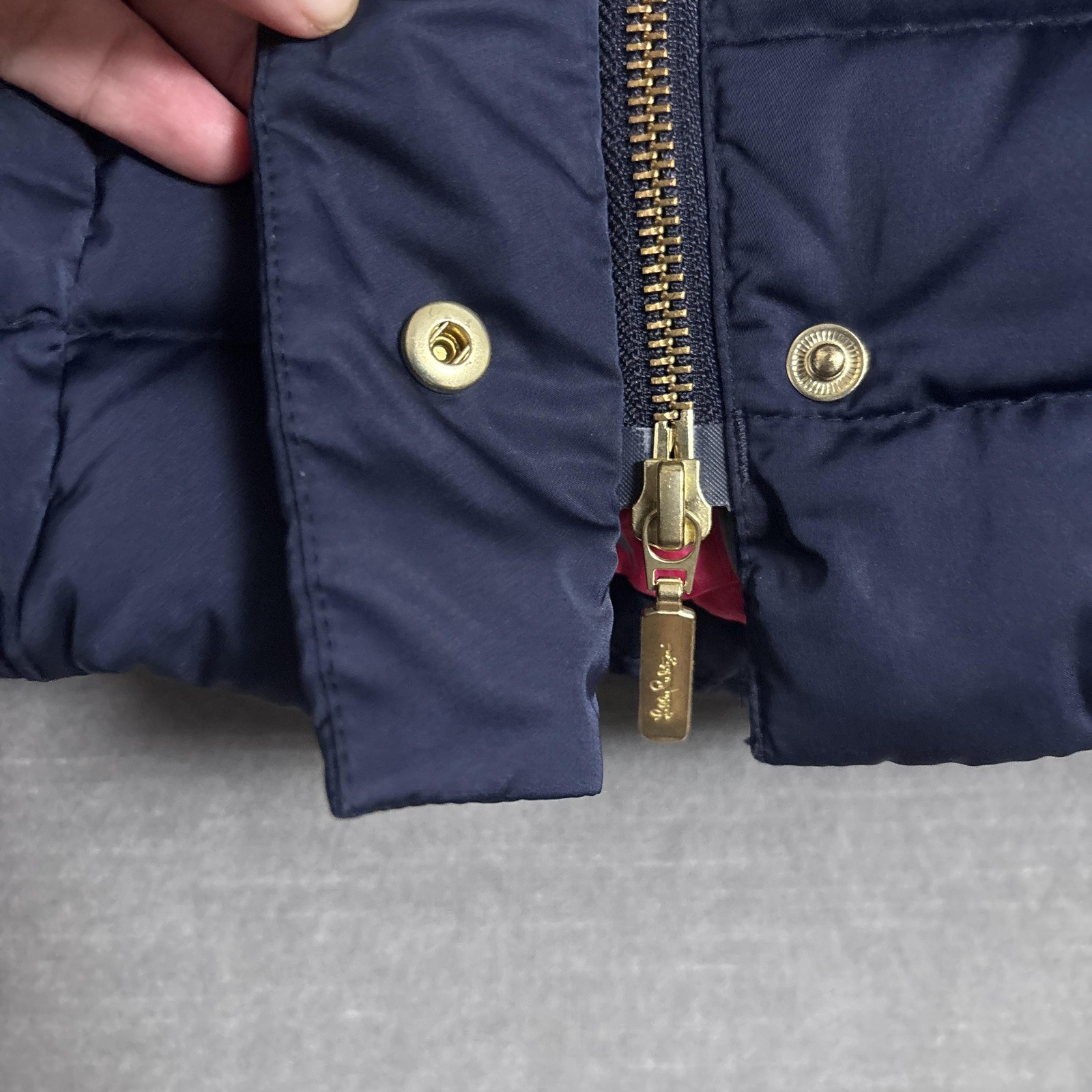Lilly Pulitzer Vest M Navy Blue Down Puffer Quilted Pink Floral Lining Gold Trim