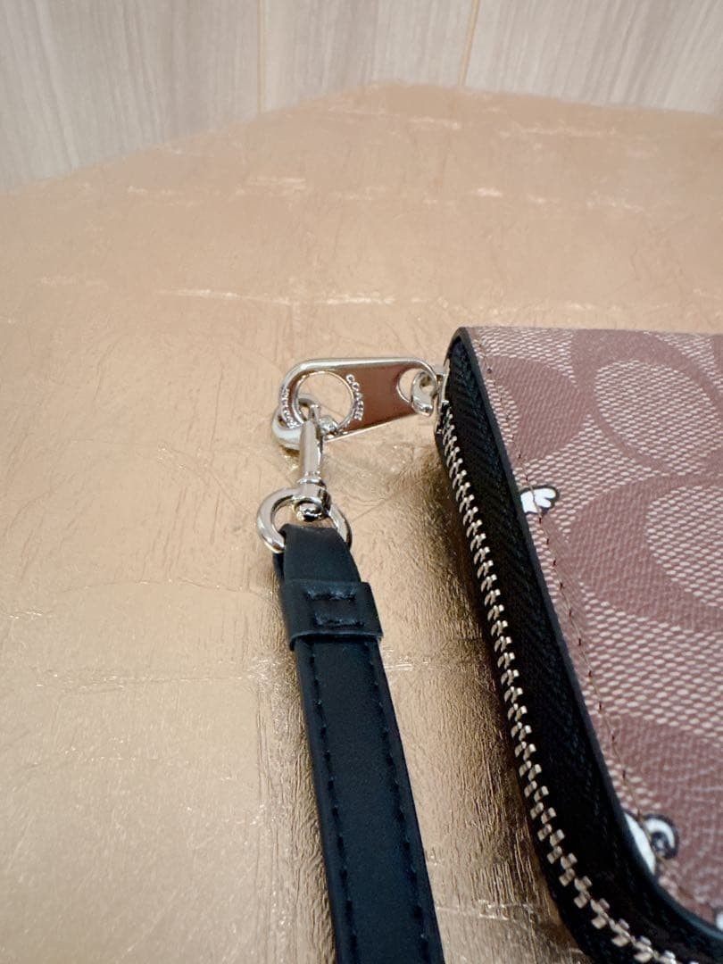 COACH Long Wallet Peanuts Collaboration Snoopy with Strap