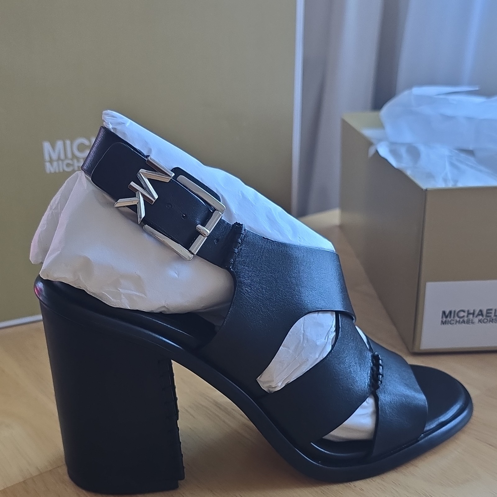 Michael Kors Women’s Black Leather Ankle Strap Sandals Buckle US 6 40S6RVHS2L