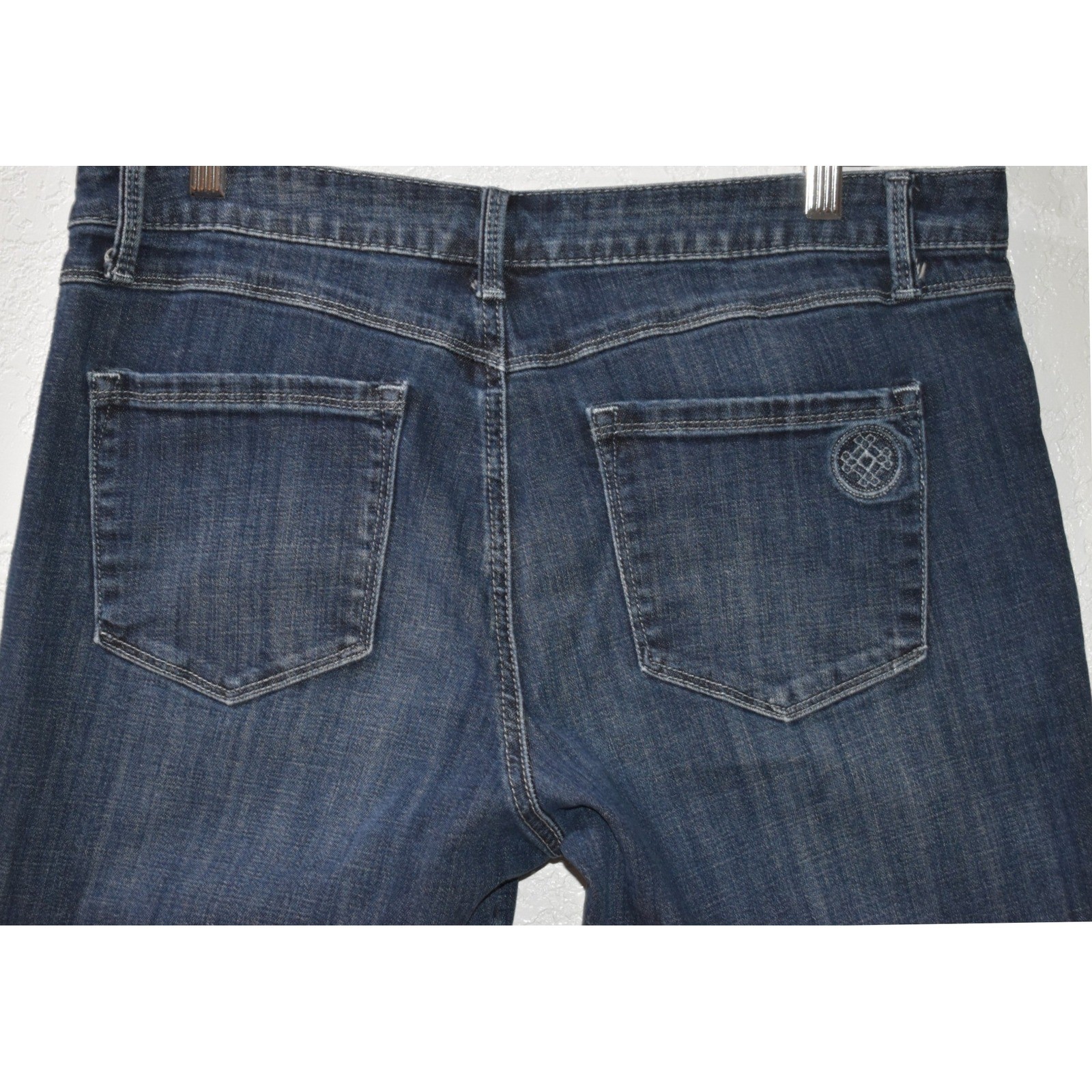 Laurie Felt Los Angeles Classic Weekender Crop Jeans Blue Denim 10 A367030