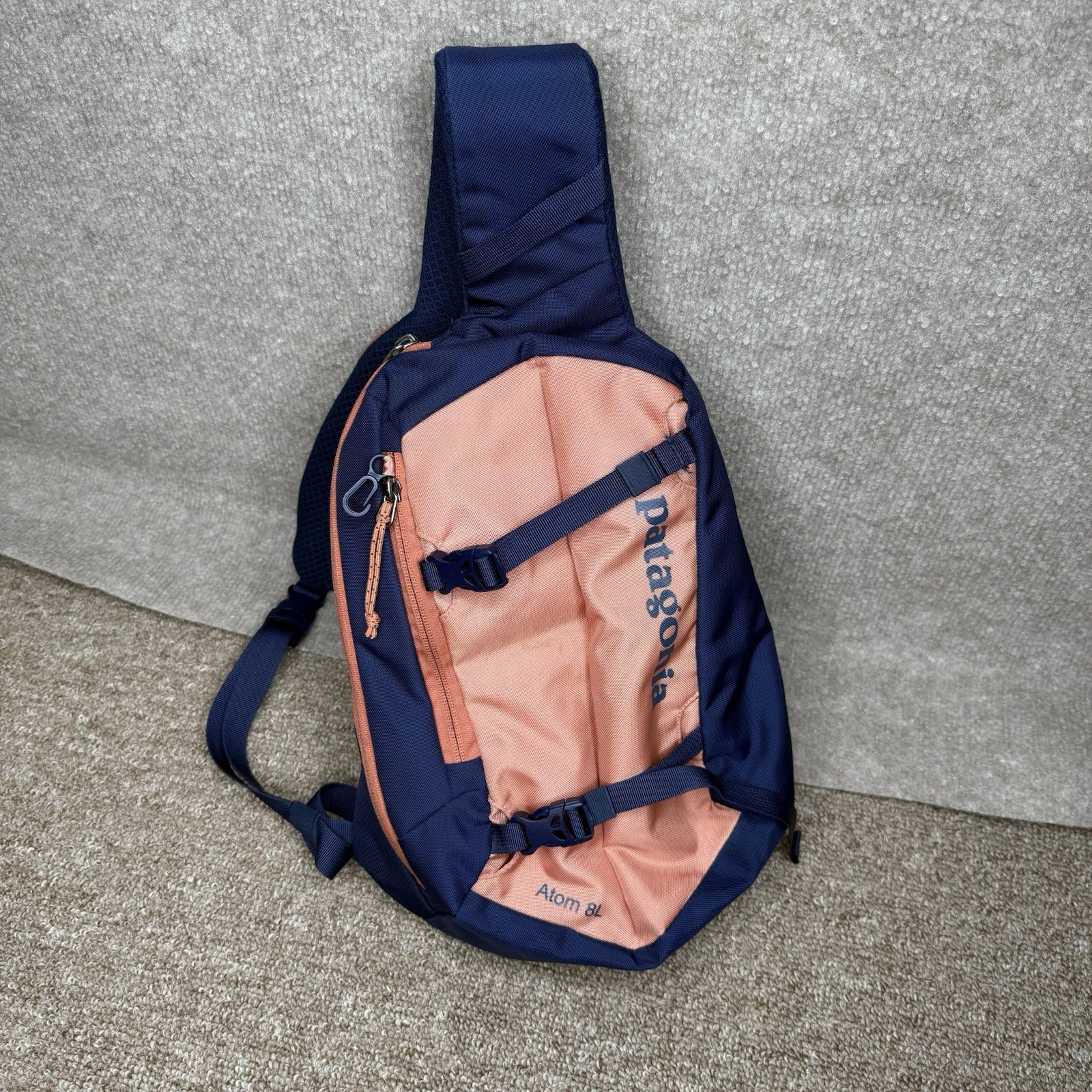 Patagonia Atom 8L Sling Bag One Size Pink Blue Outdoor Hiking Running
