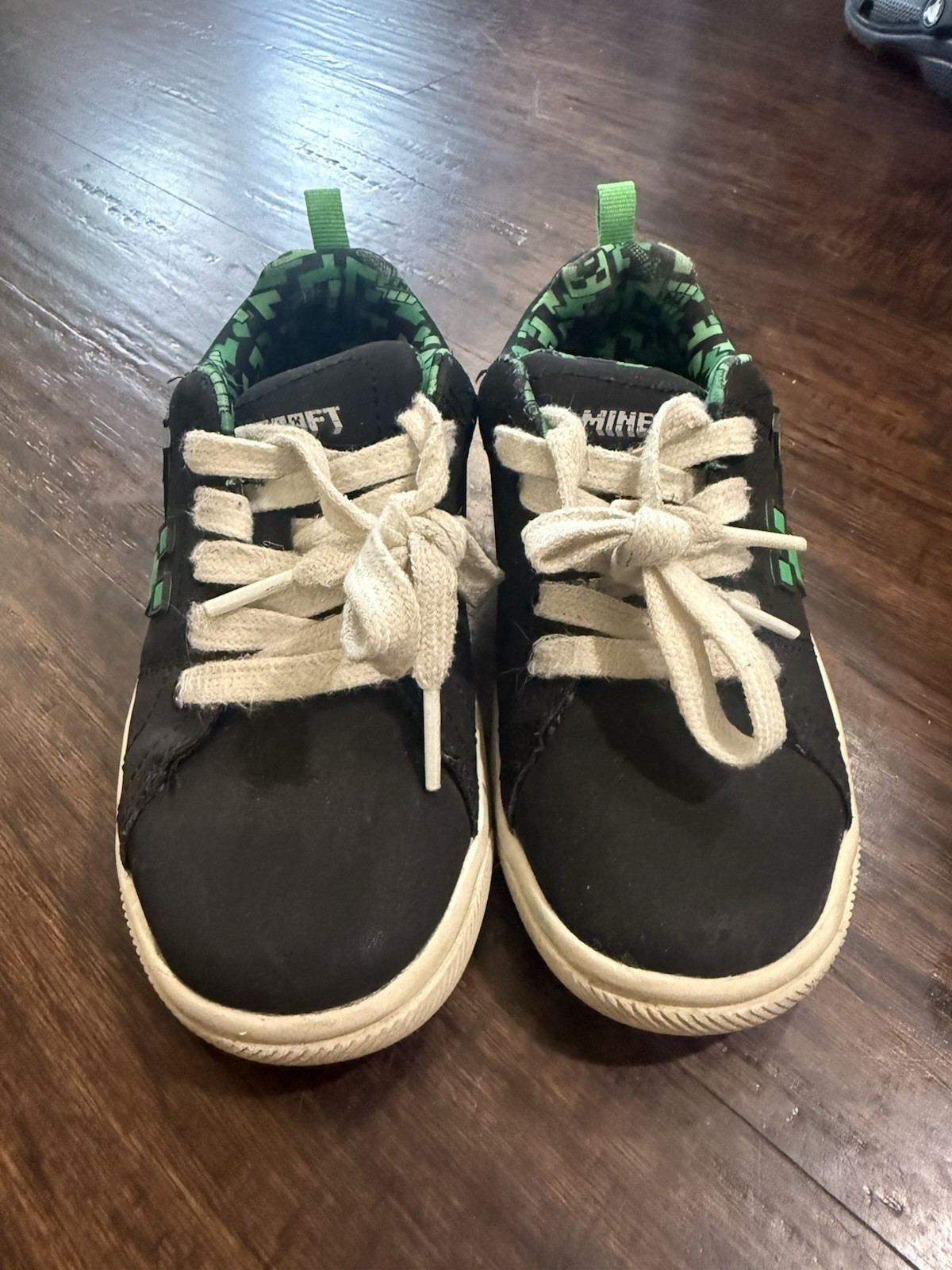 Minecraft Black Green Low Top Lace-Up Sneakers Logo Unisex Kids US 11
