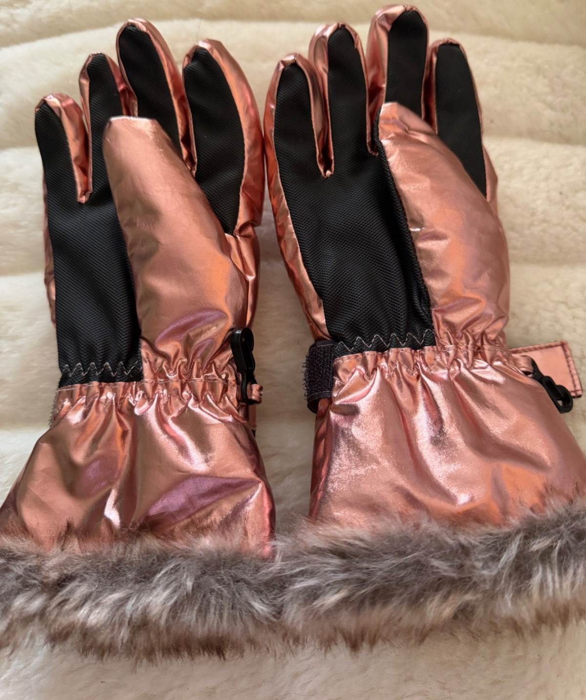 SWISS TECH GLOVES Rose Gold Metallic Adjust Strap Faux Fur Trim Quilted