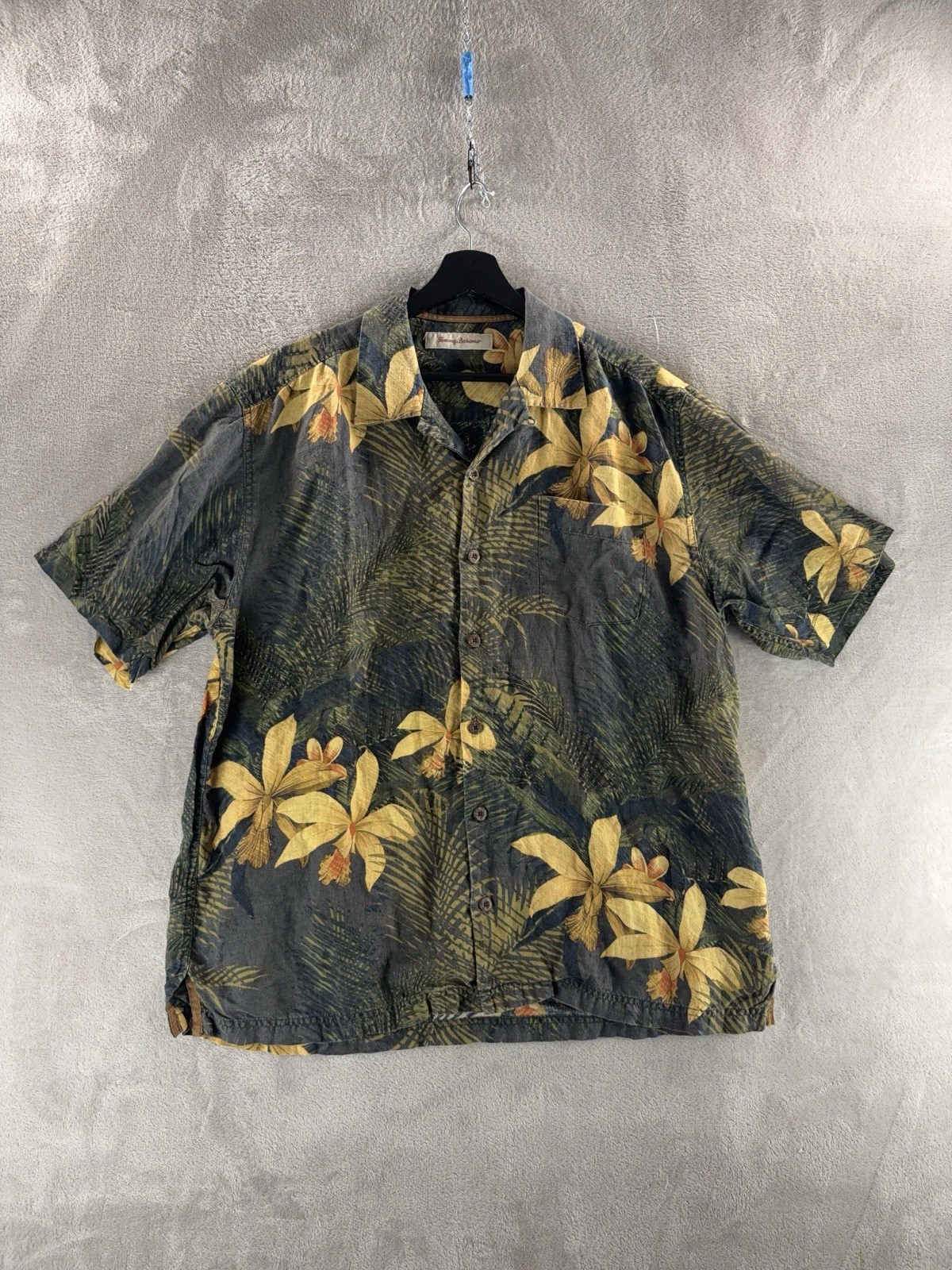 Tommy Bahama Camp Shirt Mens Size Large Multicolor Floral Linen Button Down