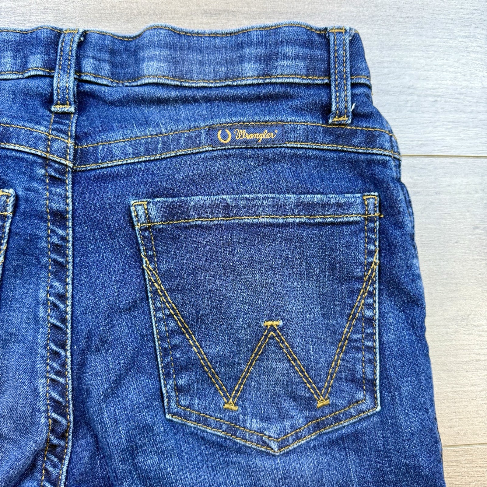 Wrangler Willow Ultimate Riding Jean 9 x 32 Blue Bootcut Stretch Denim Dark Wash