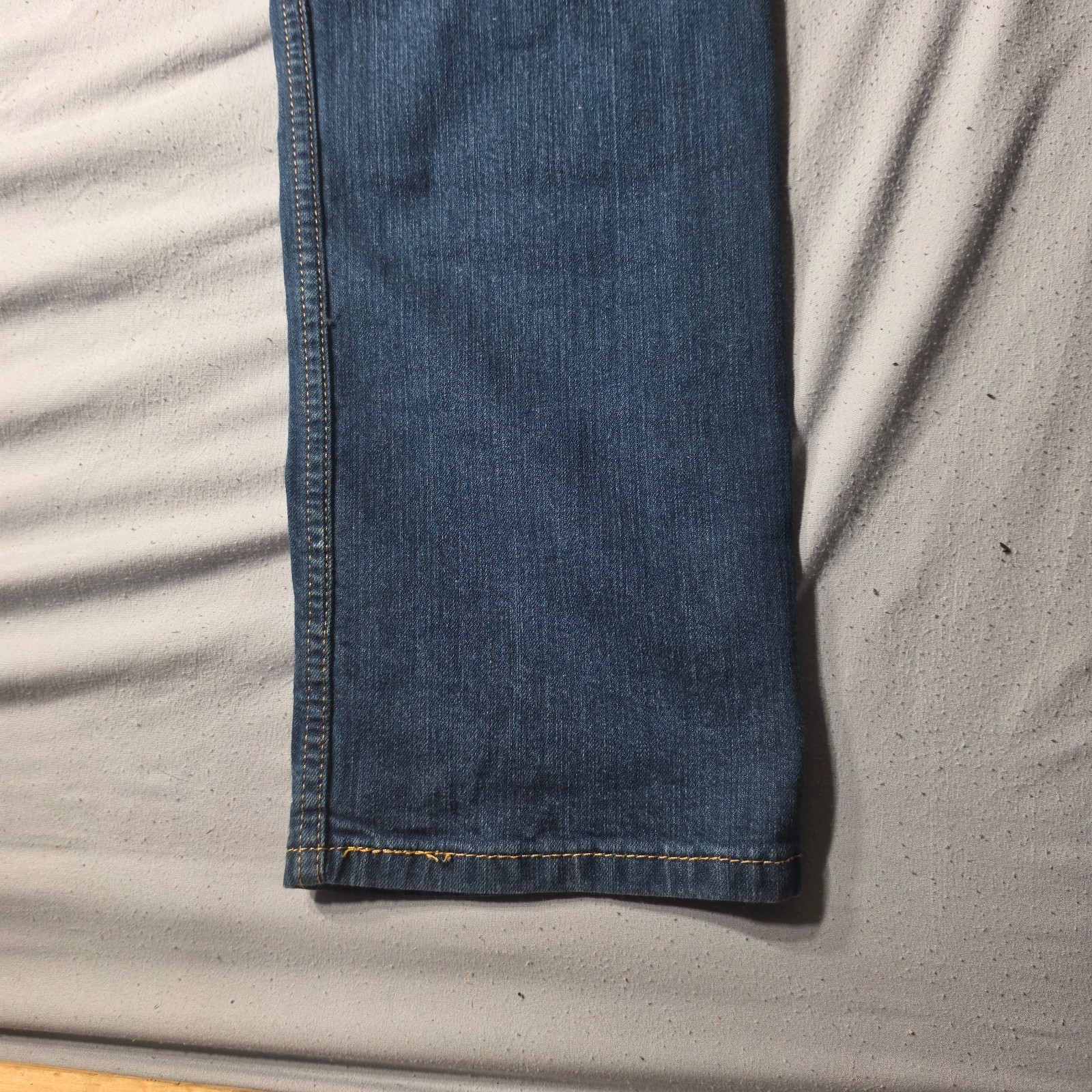 Levi’s 513 Mens 34×30 Slim Straight Jeans Medium Wash Blue Stretch Denim Jean