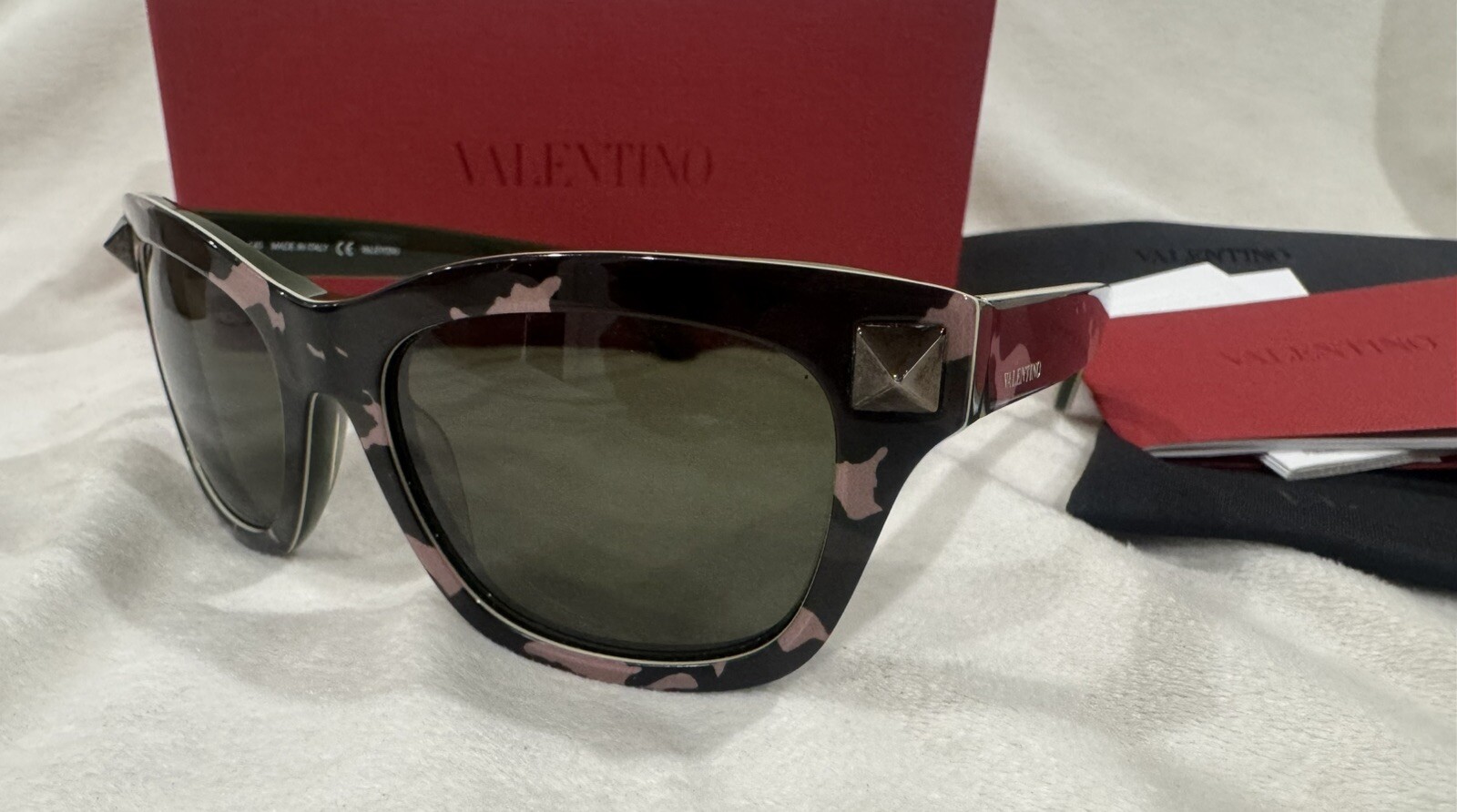 AUTHENTIC VALENTINO SUNGLASSES camo Pink Black Green Khaki Way Pyramid Stud V656