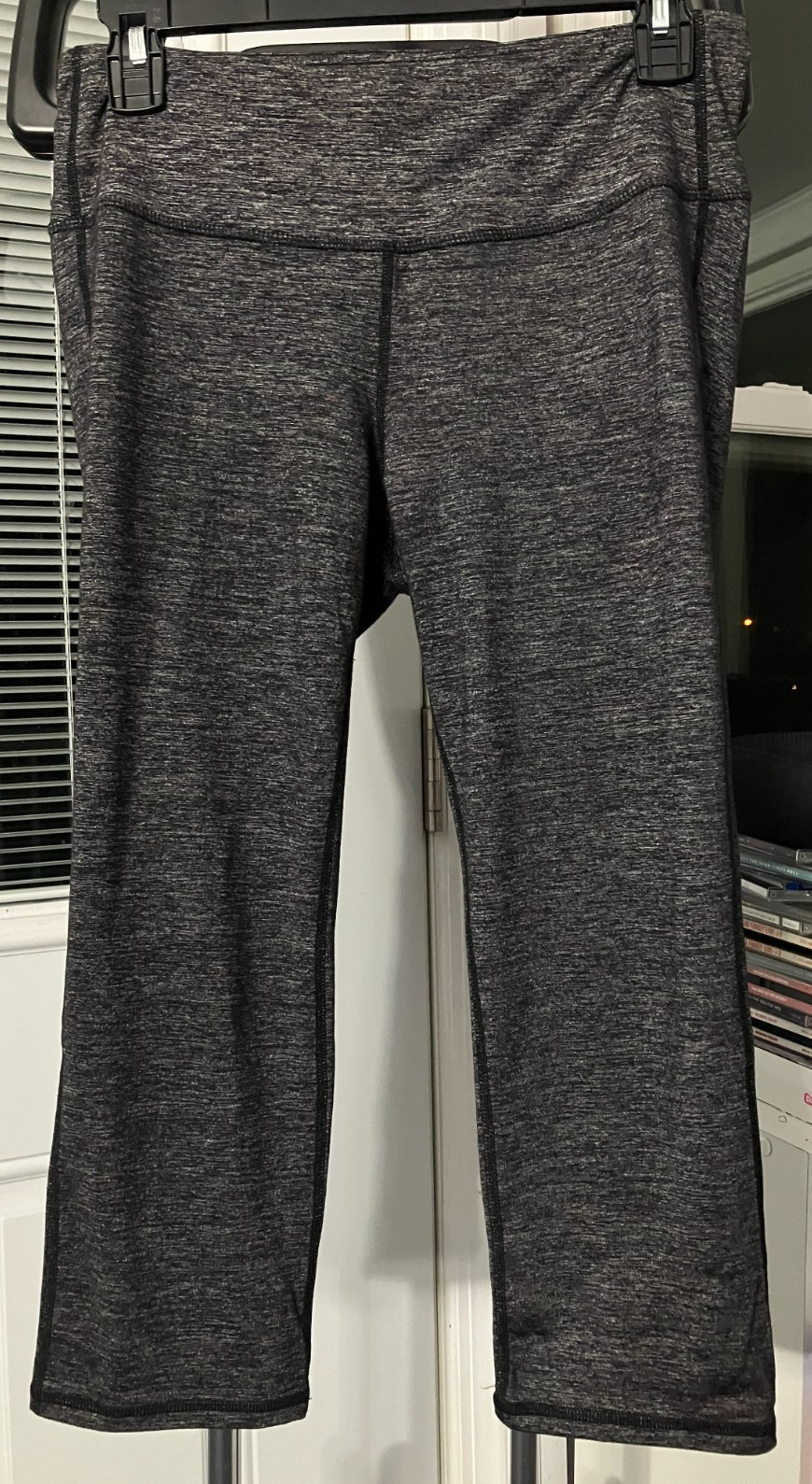 SZ M ATHLETA GRAY RAYON NYLON POLY STRETCH PULL ON CAPRI LEGGINGS PANTS #MA02
