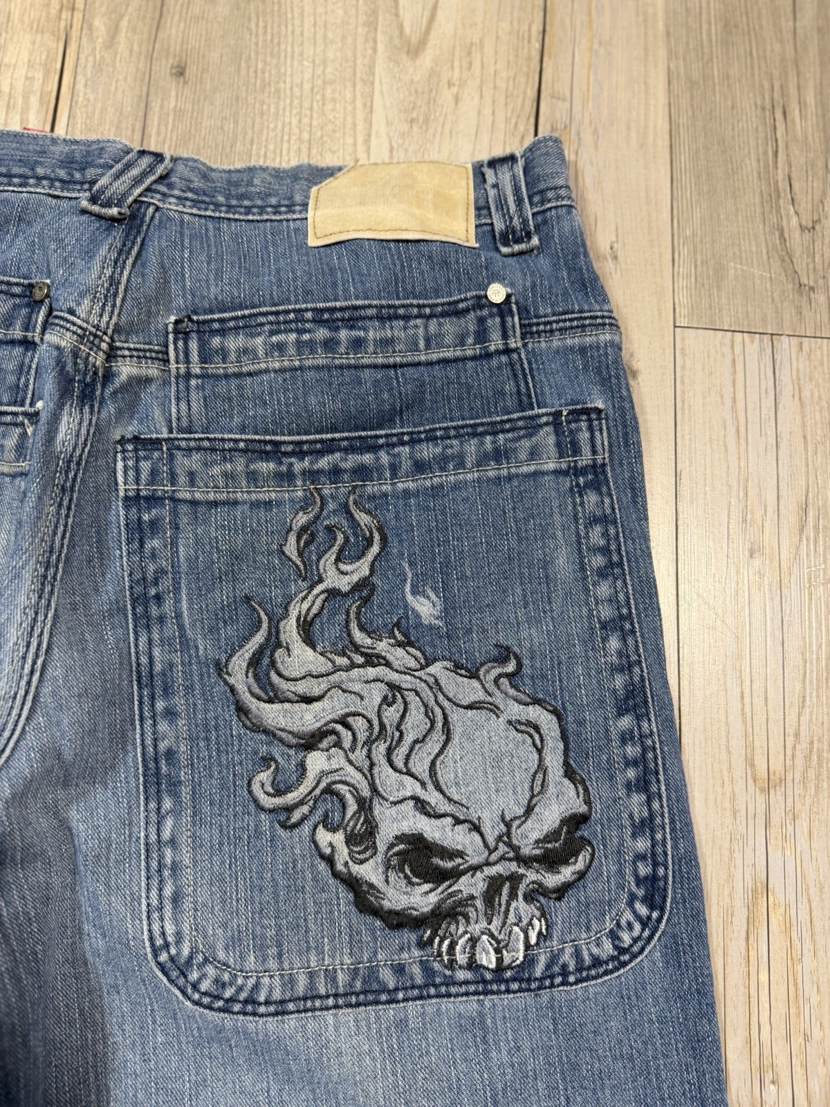JNCO Men’s Blue Wide-Leg Denim Jeans Relaxed Fit Embroidered Skull Pocket