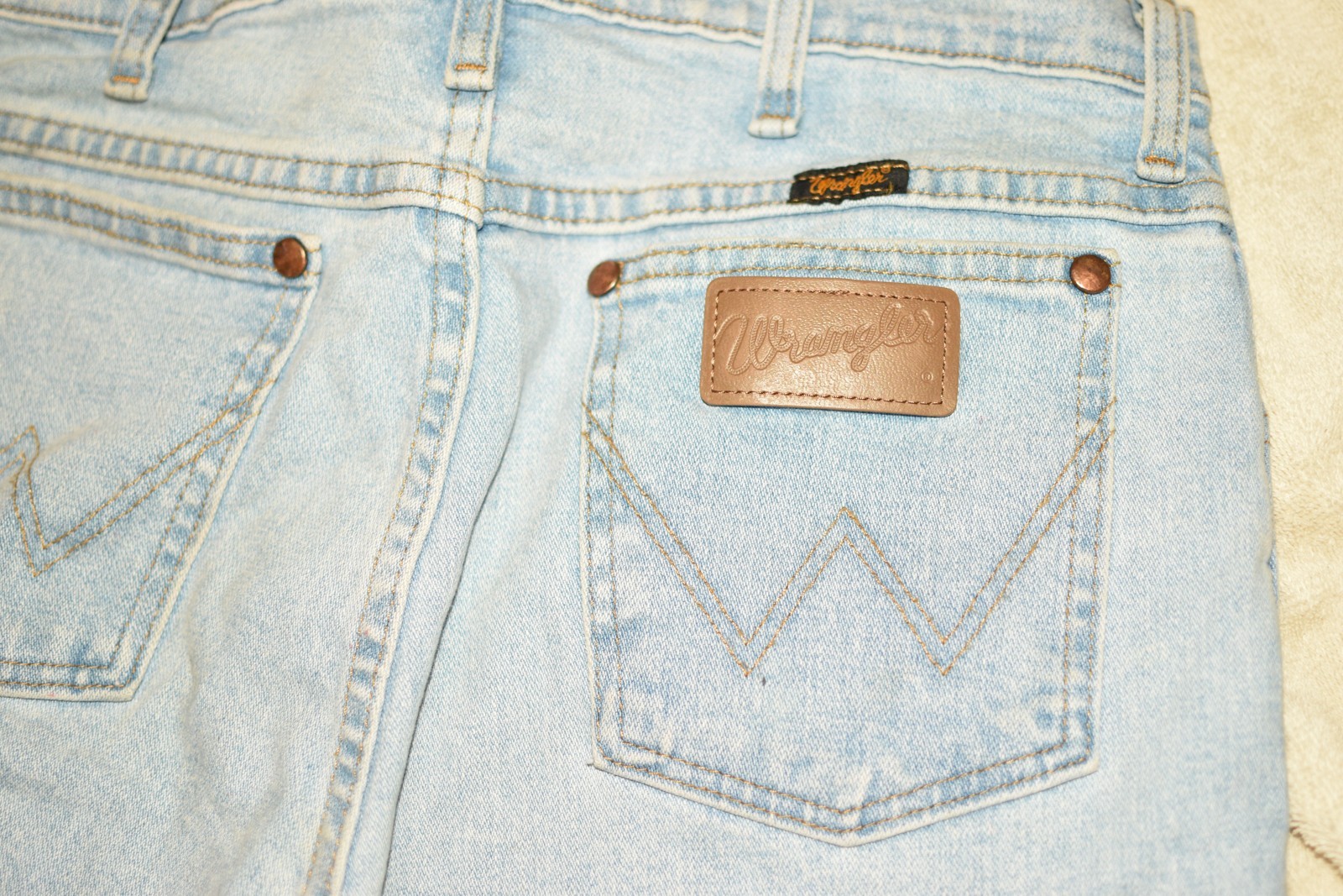 Wrangler 936 Cowboy Cut Slim Active Flex Stretch Bleach AFGH 31 x 26 crop jeans