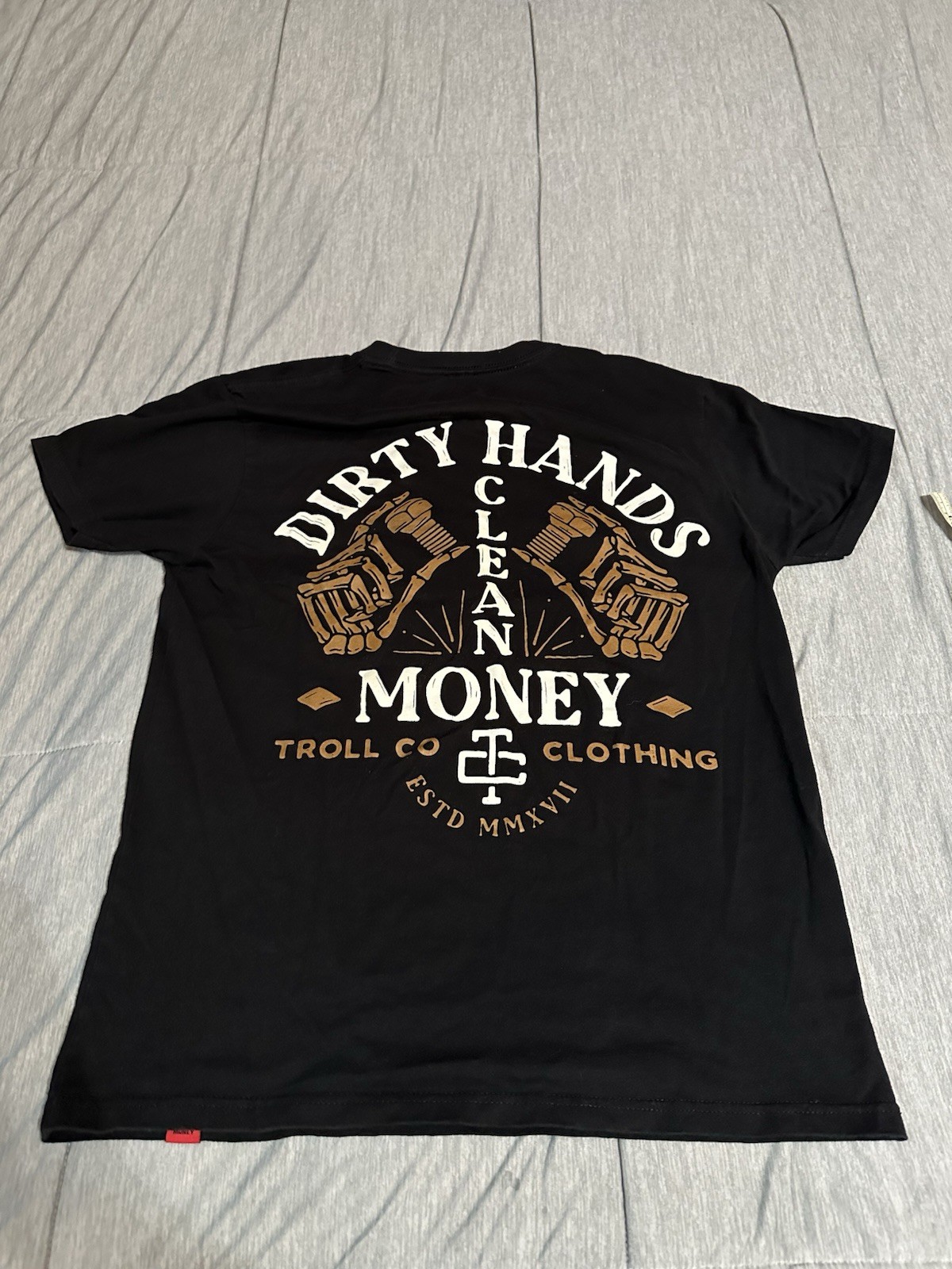 Troll Co Dirty Hands Clean Money Black Graphic T Shirt Men’s Medium